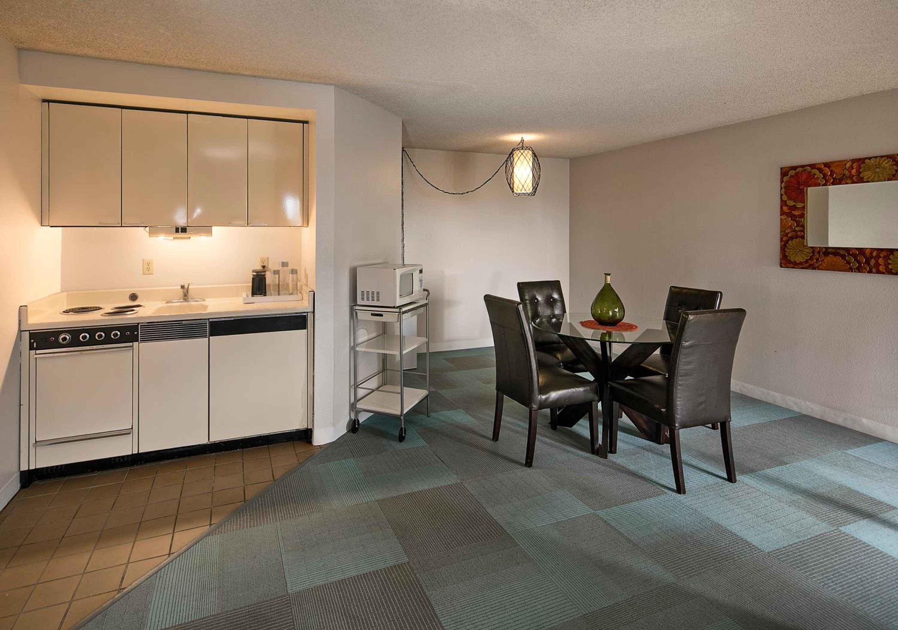 Cove Oceanview Queen Suite - Photo 2