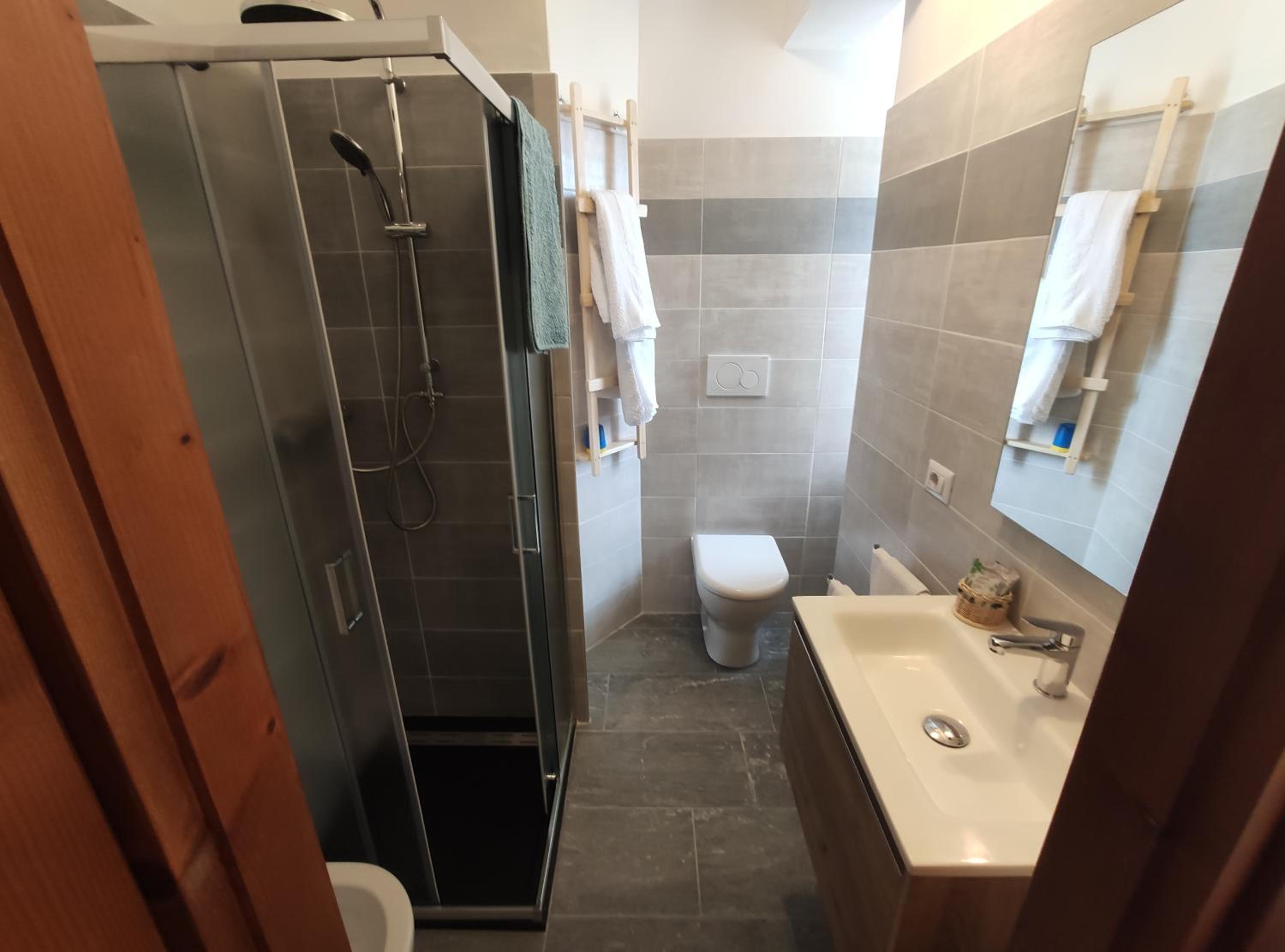 Double Room with Mountain View - Photo 4