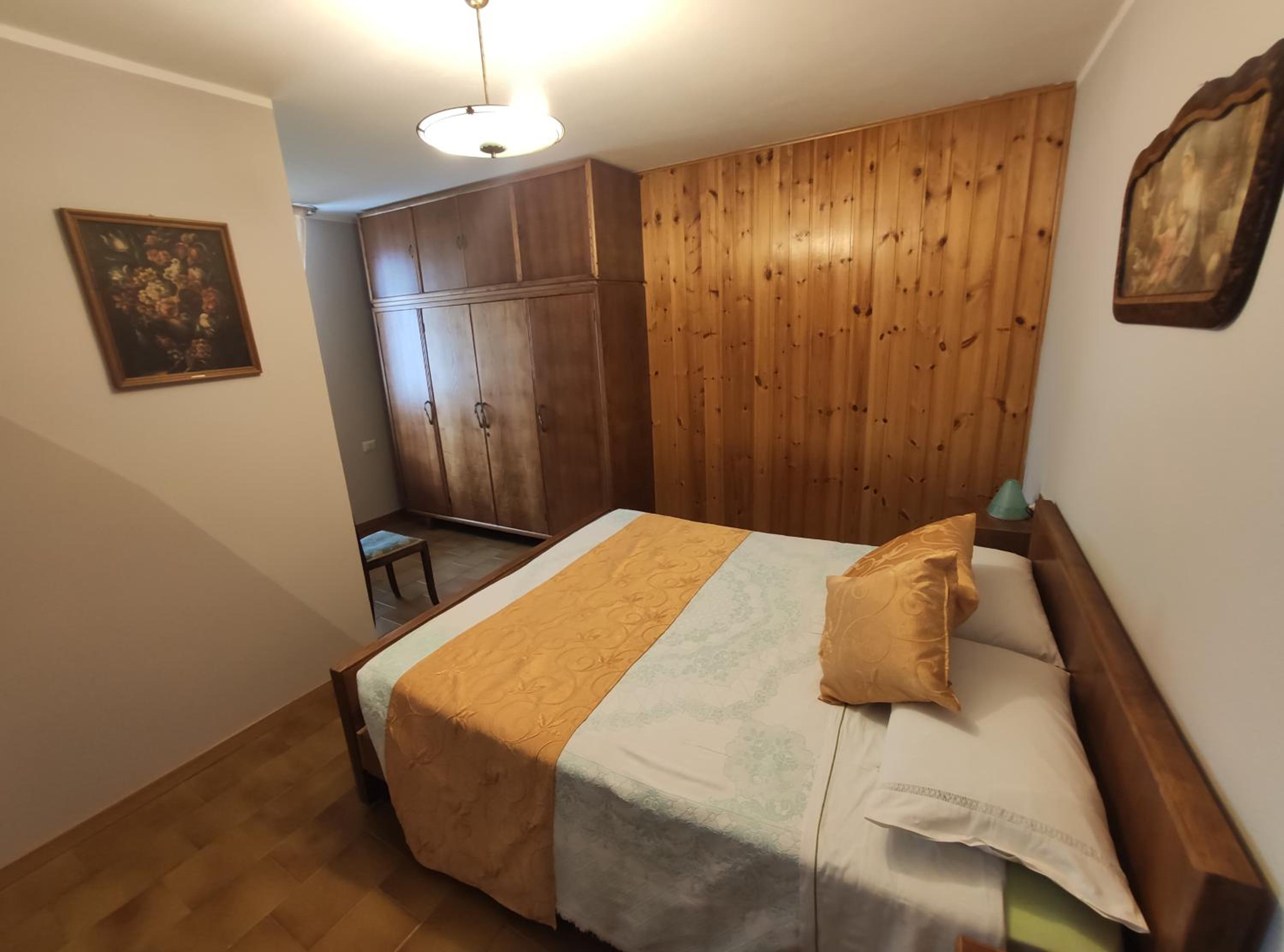 Large Double Room - Photo 1