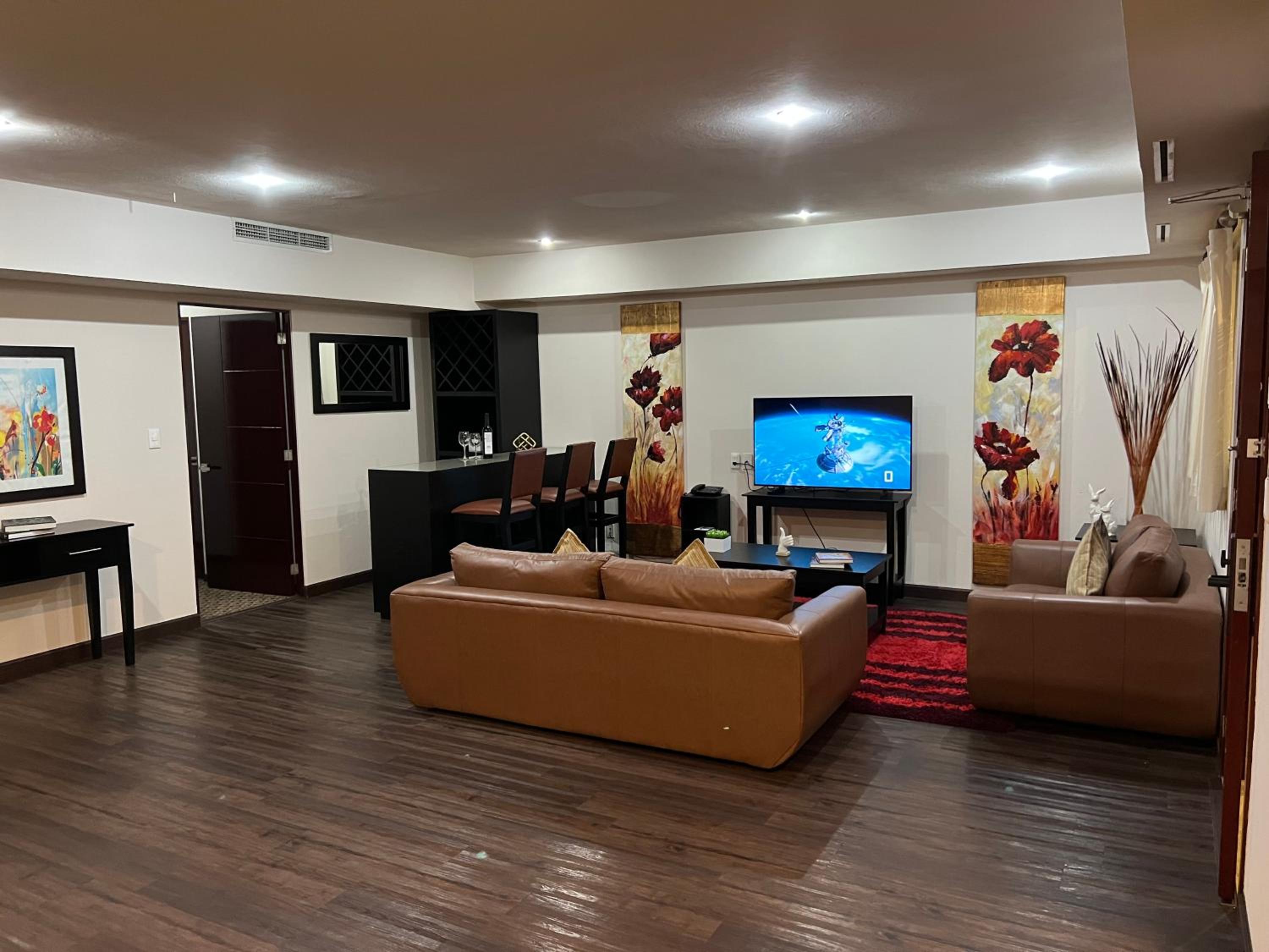 Royal Two-Bedroom Apartment - Photo 19
