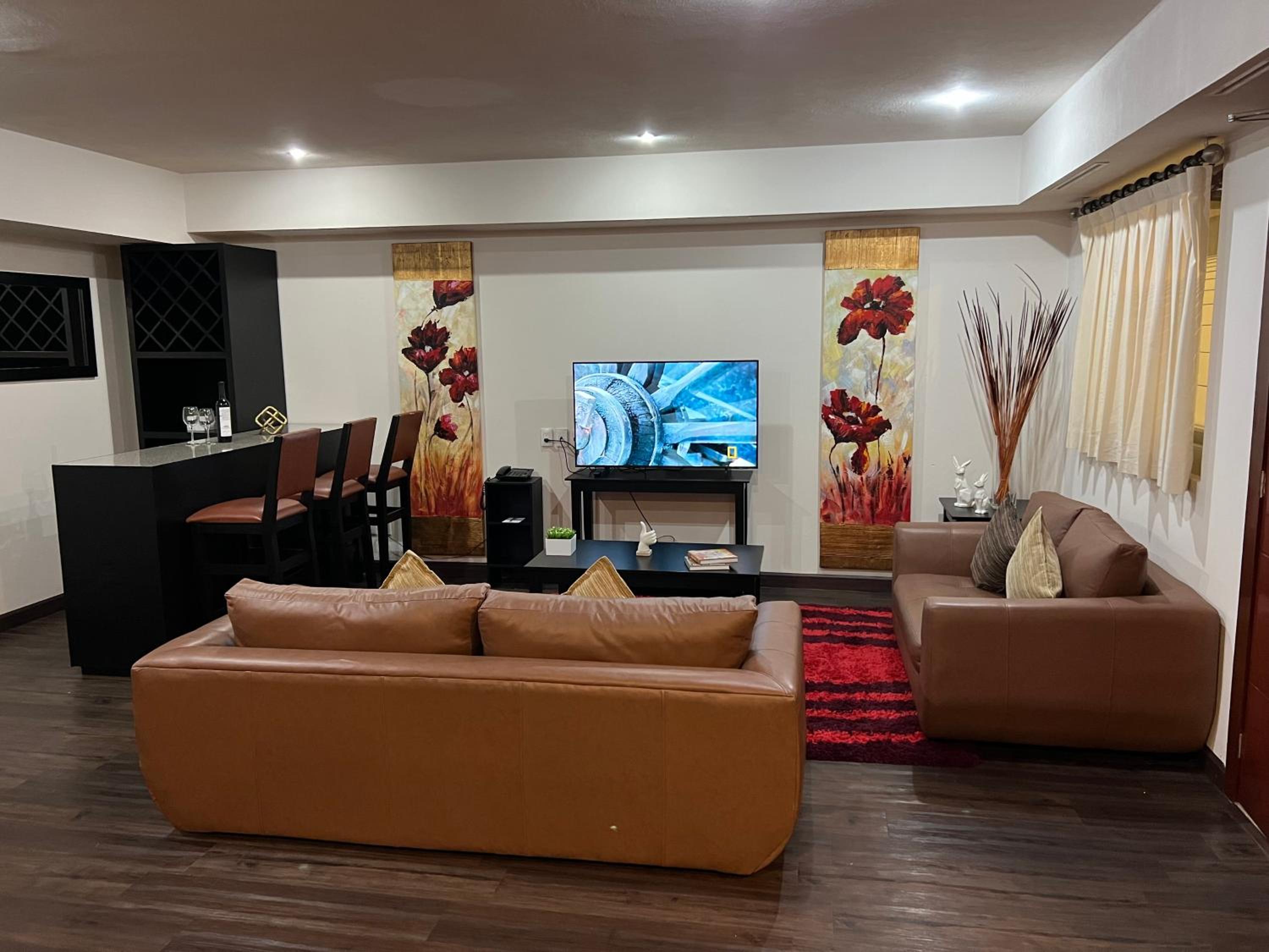 Royal Two-Bedroom Apartment - Photo 12