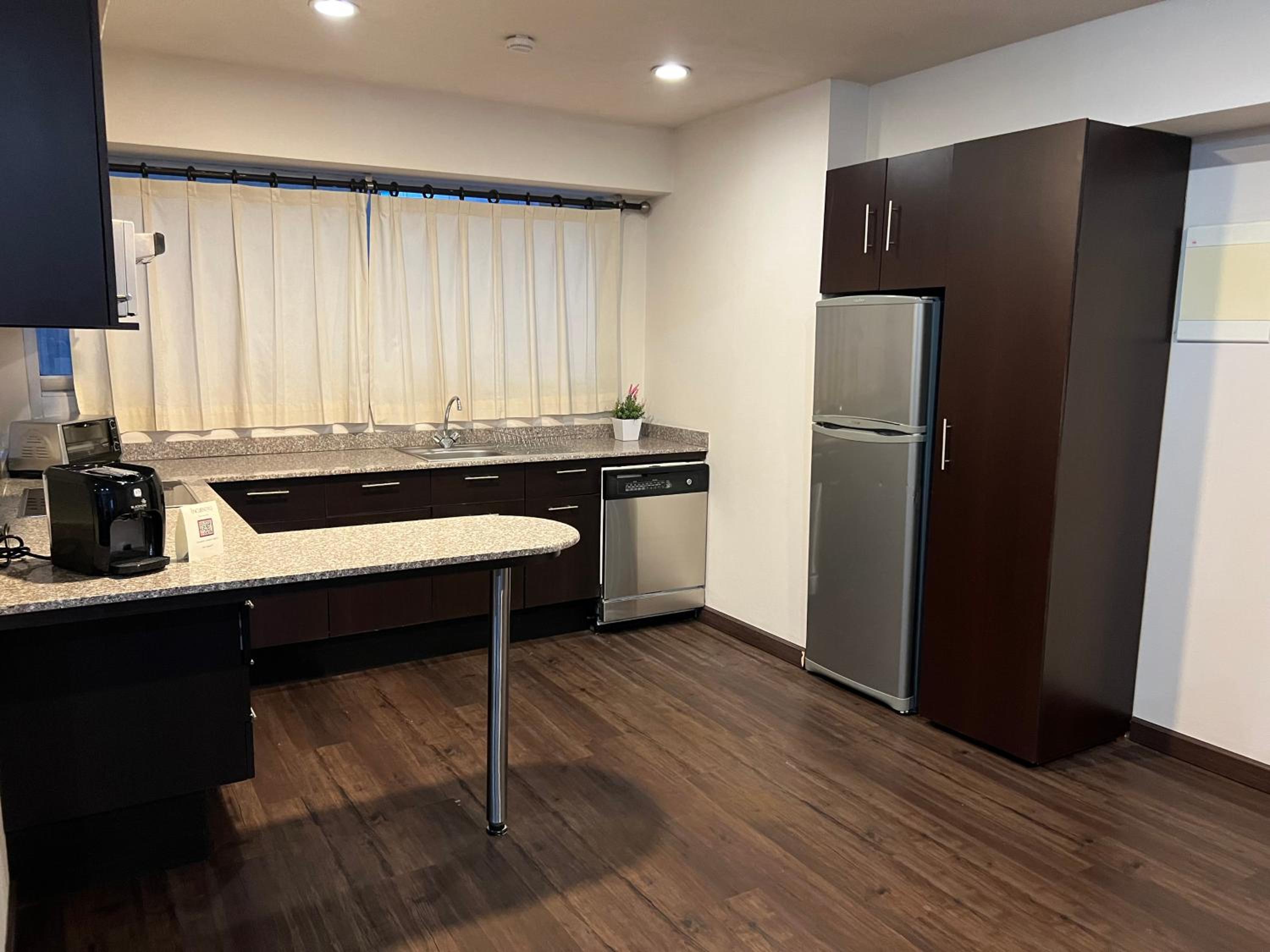 Royal Two-Bedroom Apartment - Photo 4