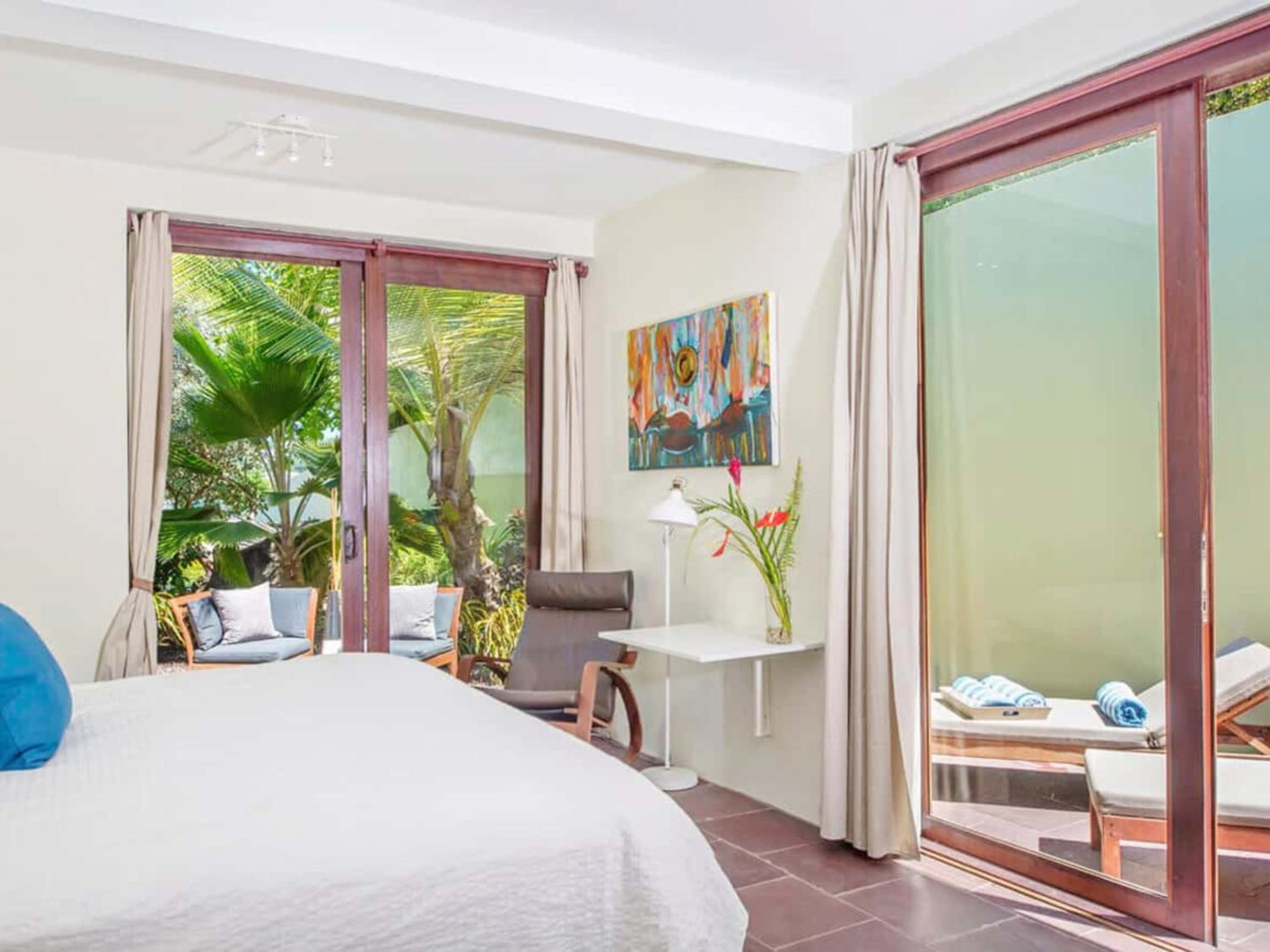 Garden & Ocean View 1 or 2-Bedroom Villa photo 2