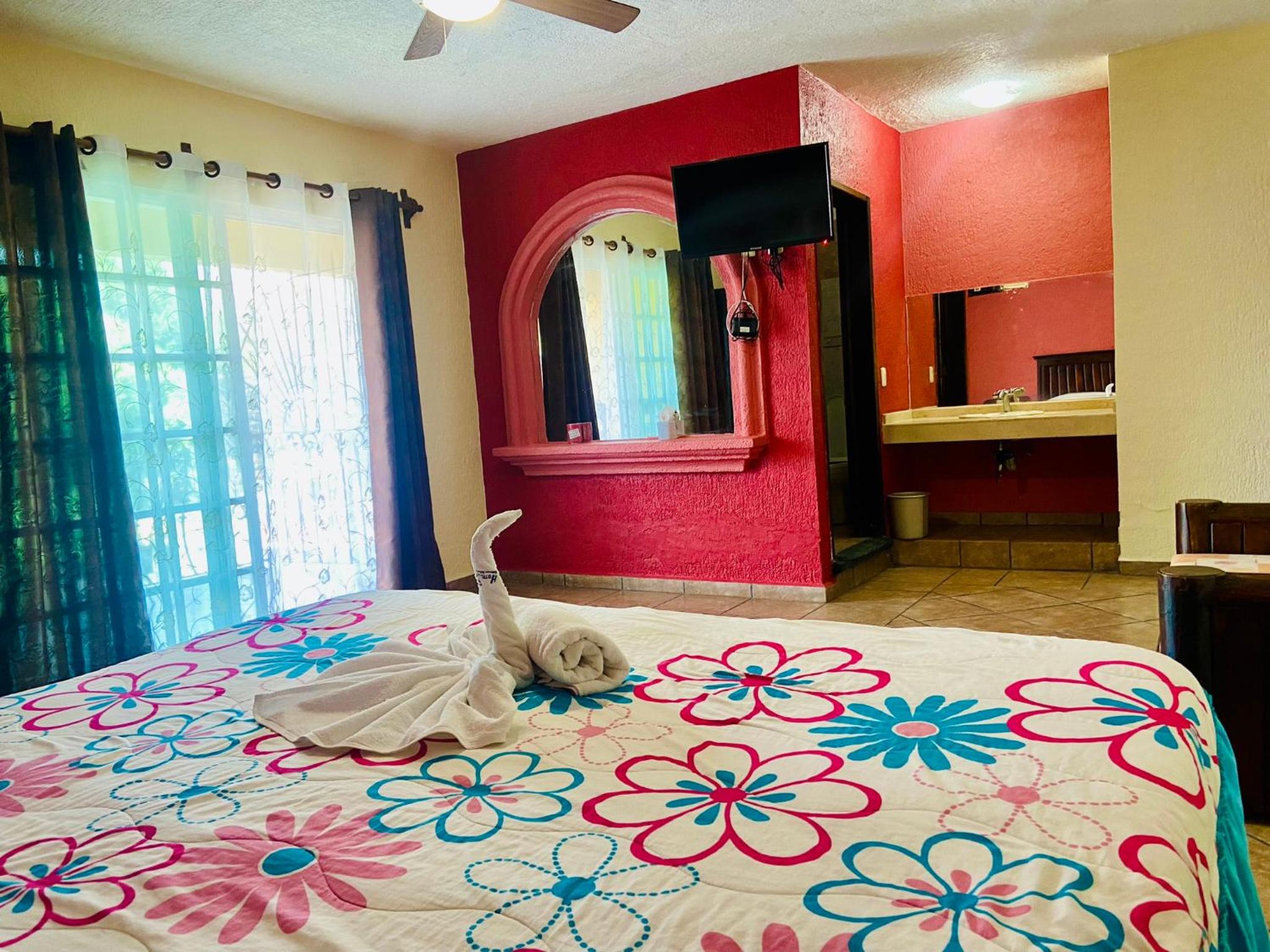 Standard Double or Twin Room photo 3