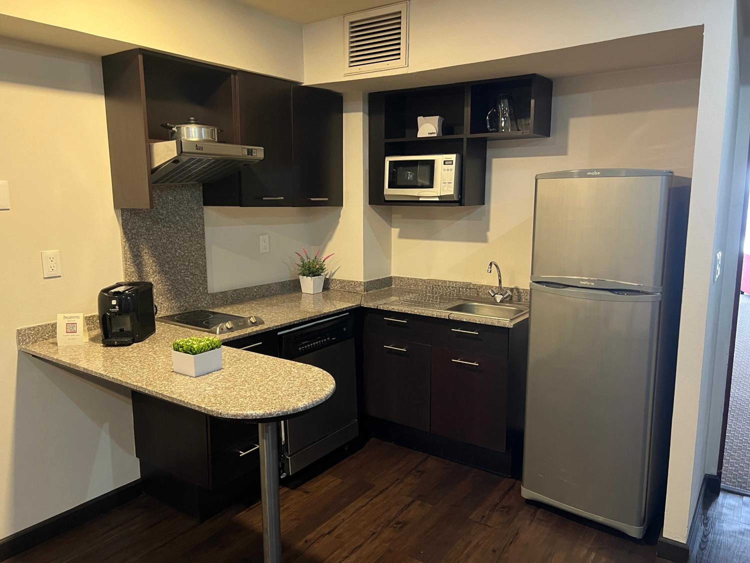 Junior One-Bedroom Apartment - Photo 8