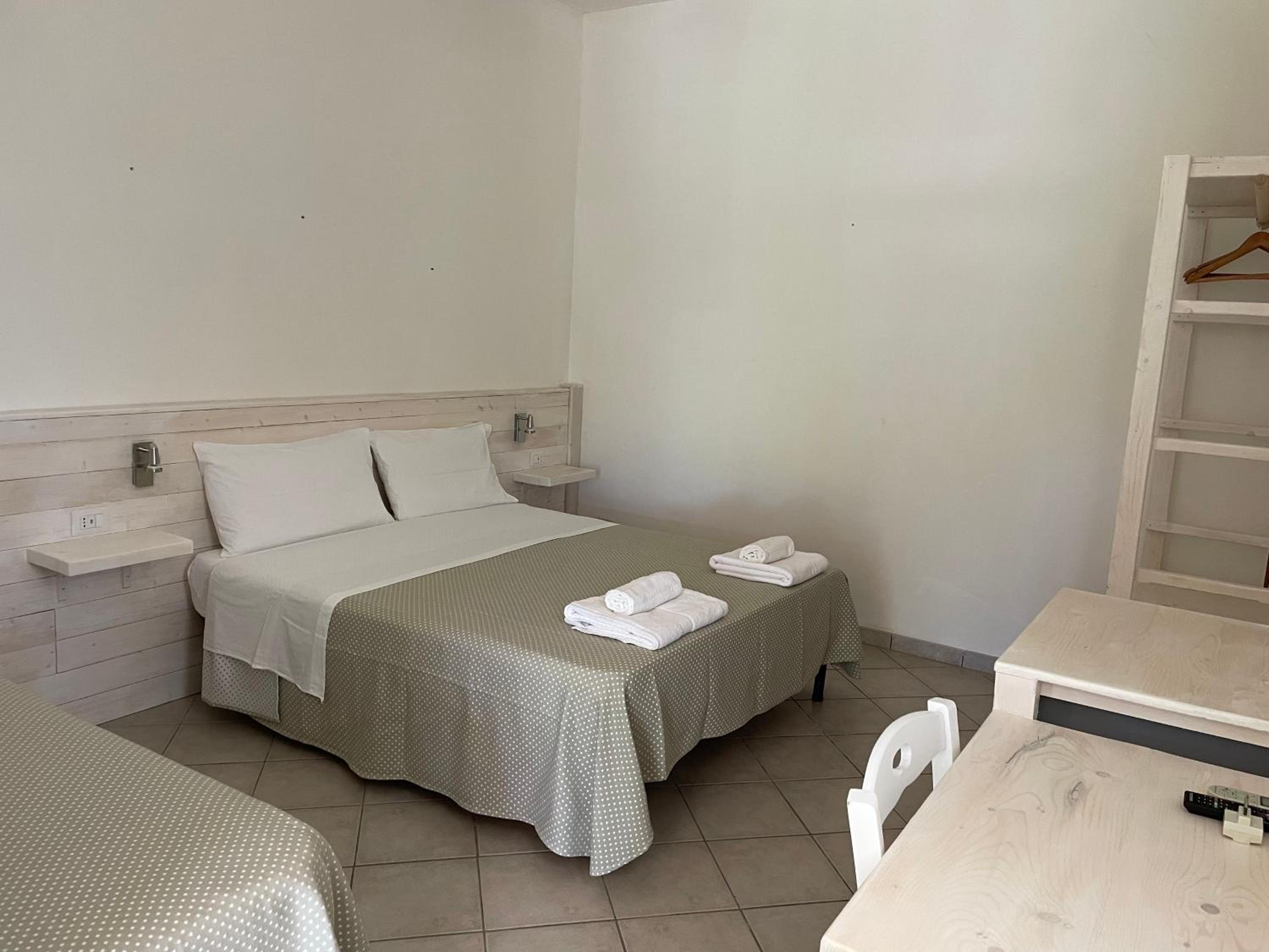 Double or Twin Room photo 2