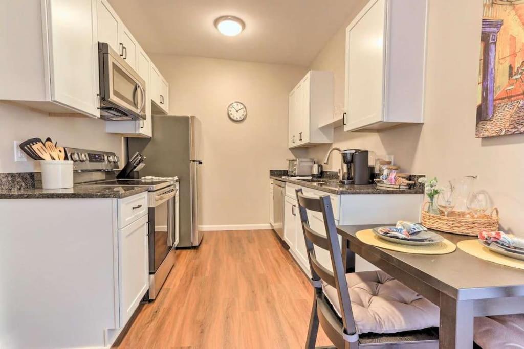 One-Bedroom Apartment photo 2