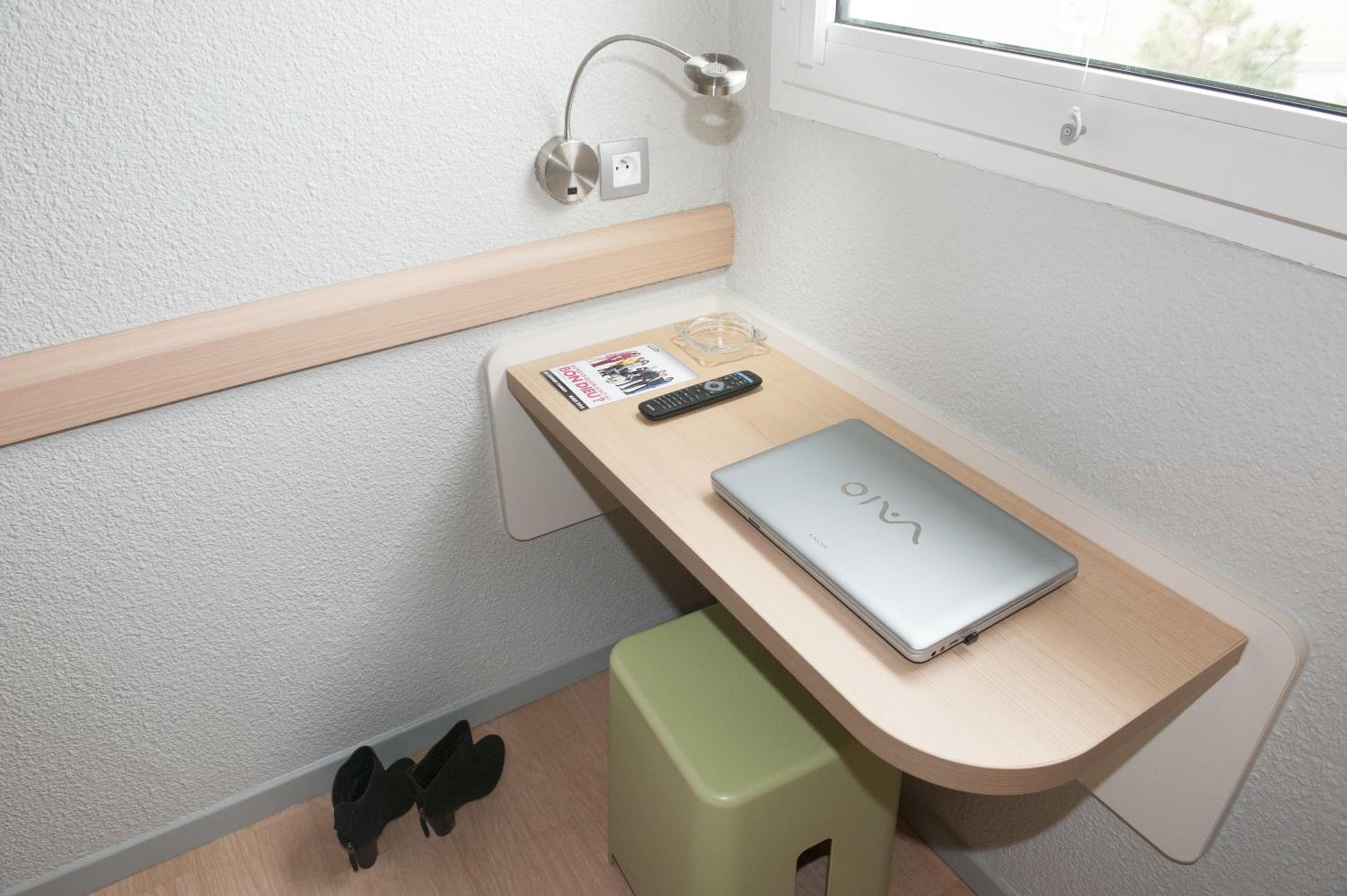Standard Twin Room - Photo 12