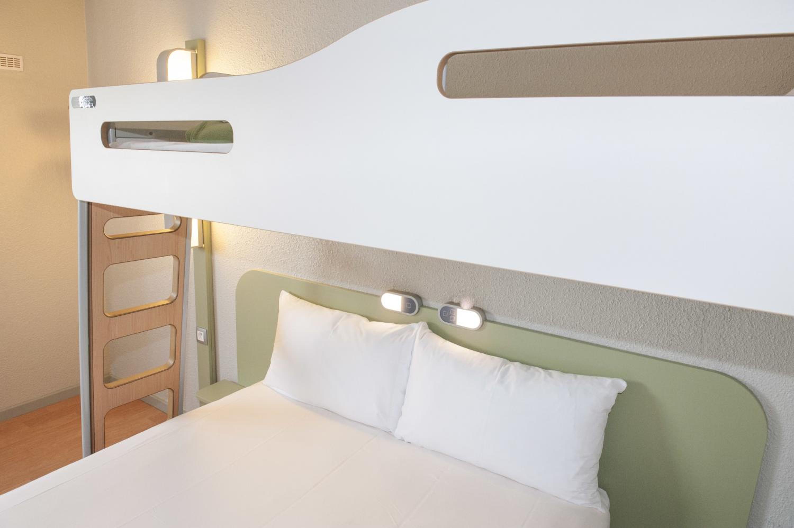Standard Triple Room - Photo 3