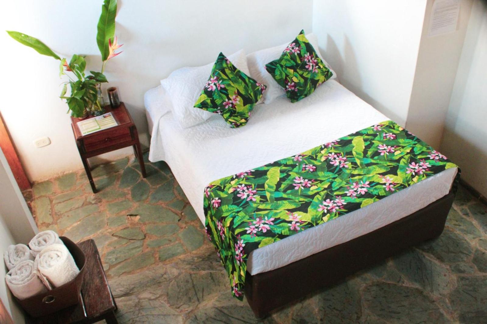 Quadruple Room with Private Bathroom photo 1