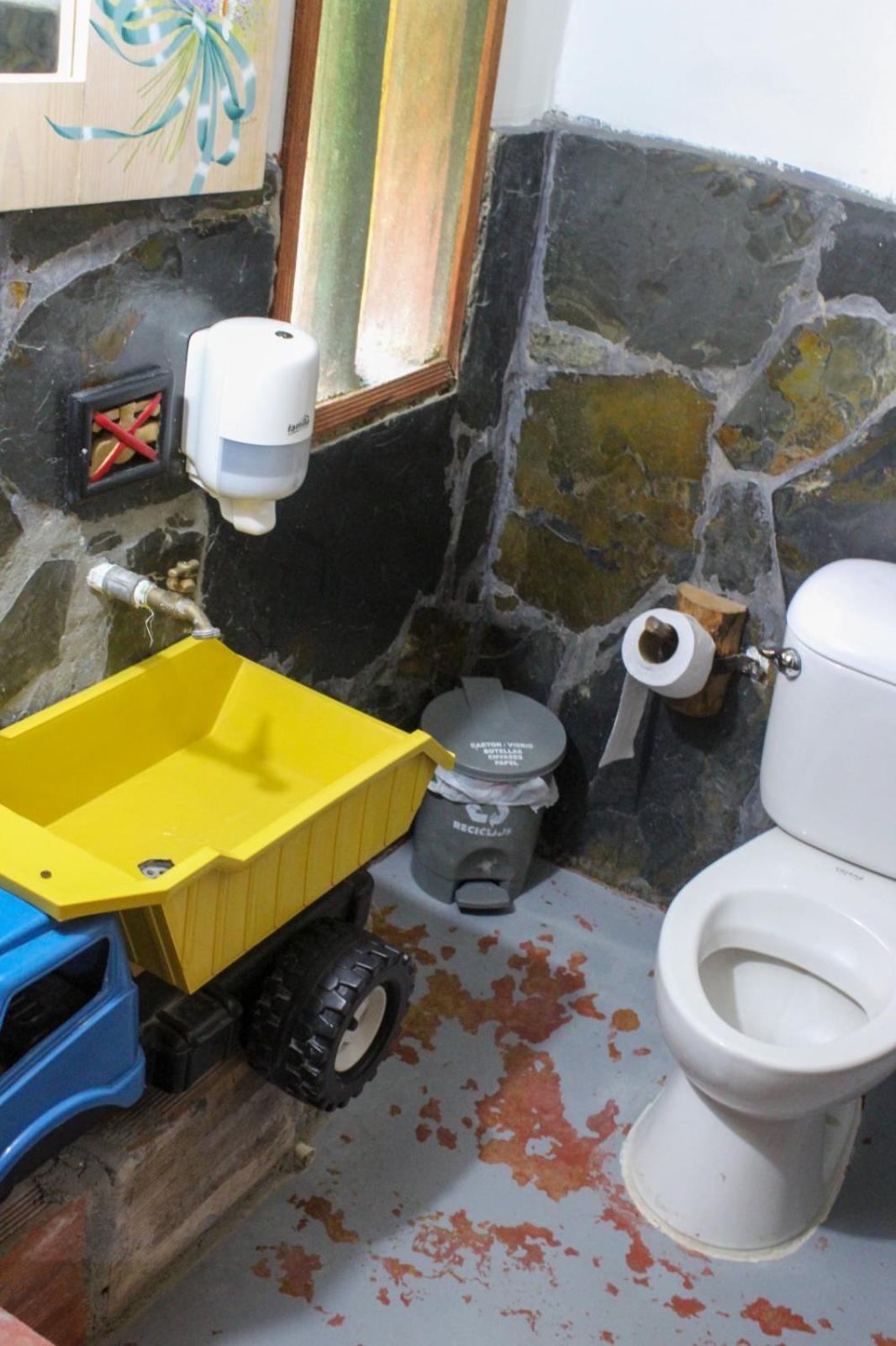 Quadruple Room with Private Bathroom photo 3