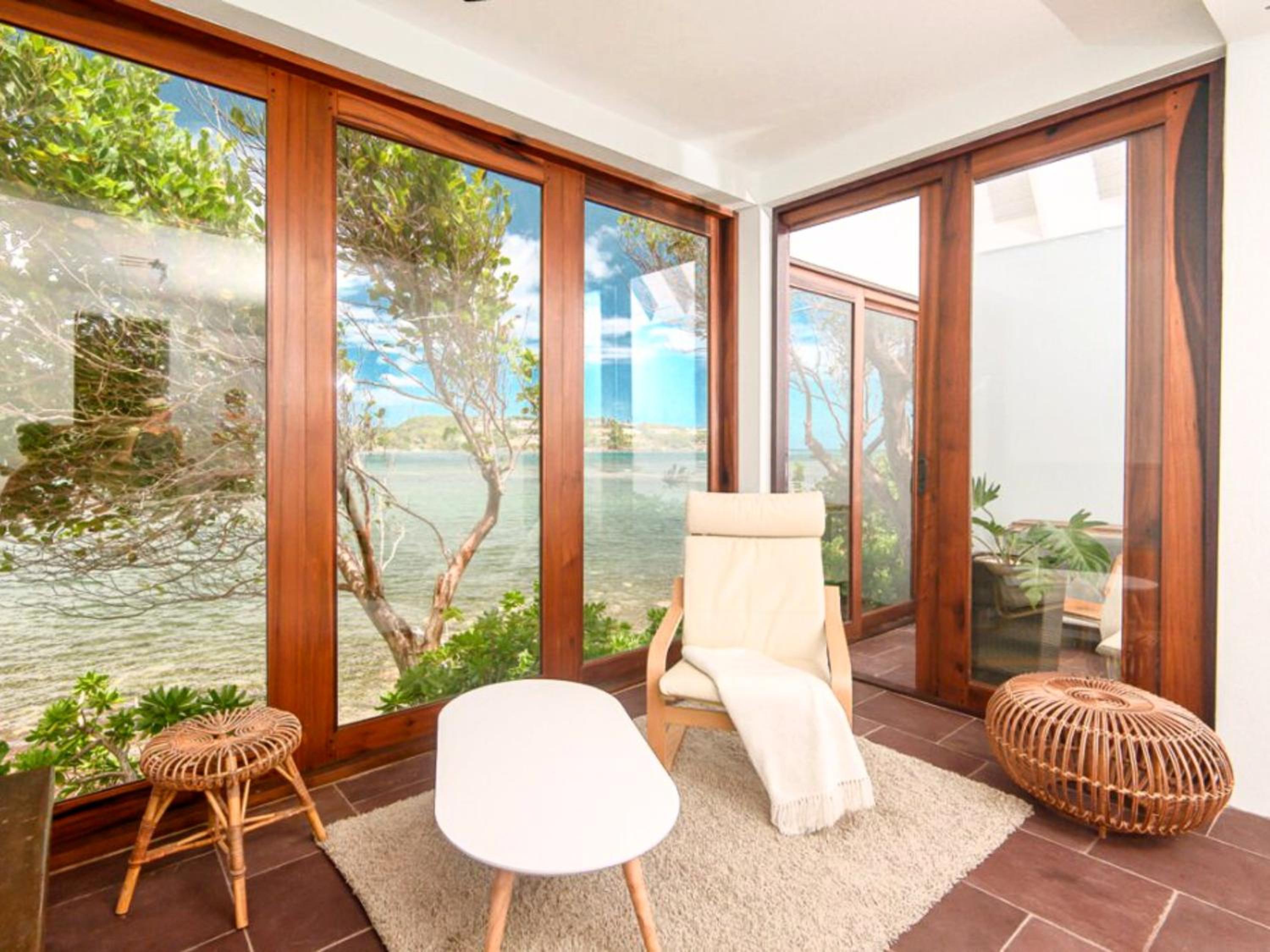 Oceanfront Cliffside 1 or 2-Bedroom Villa photo 3