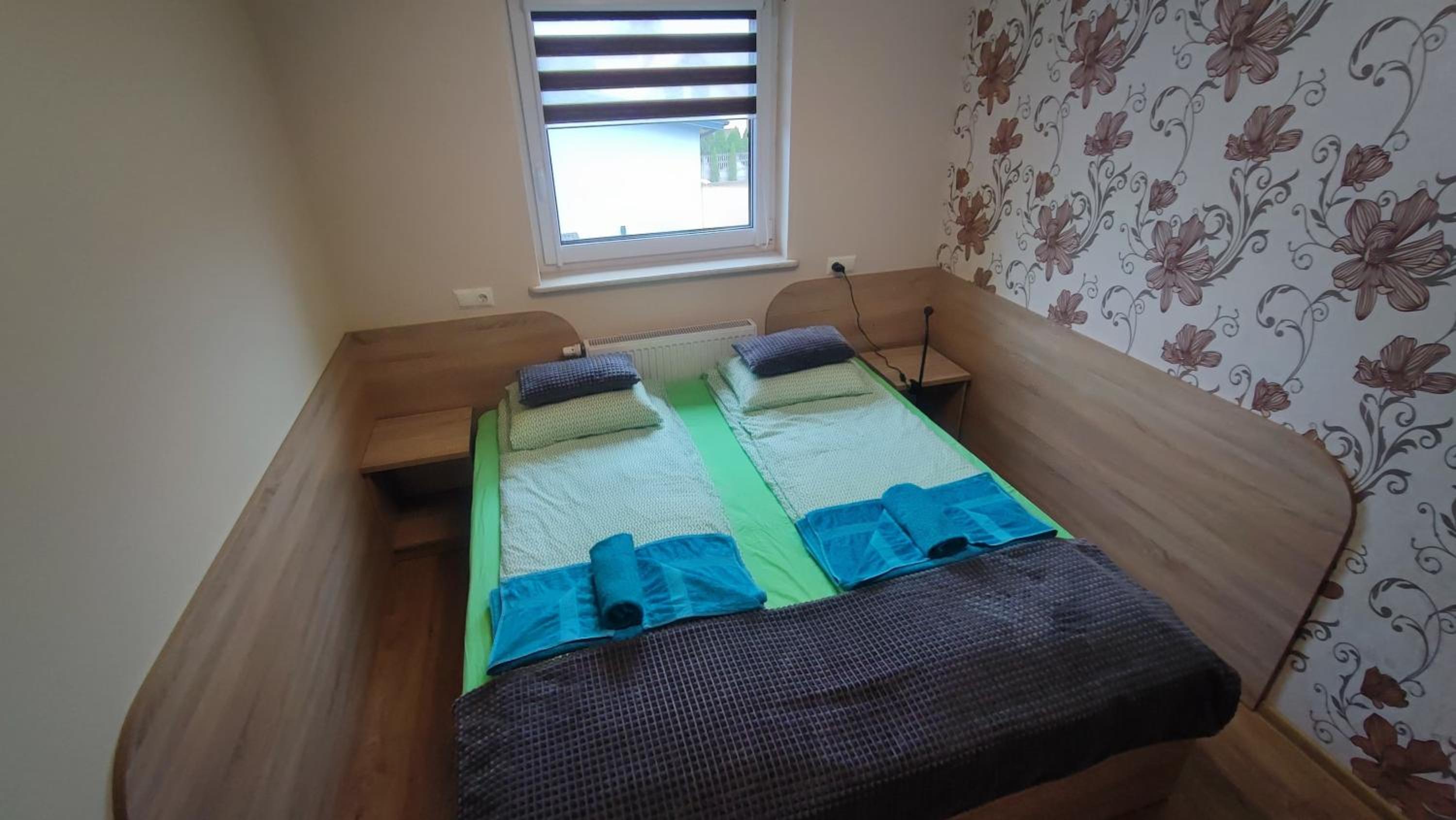 Standard Twin Room - Photo 8