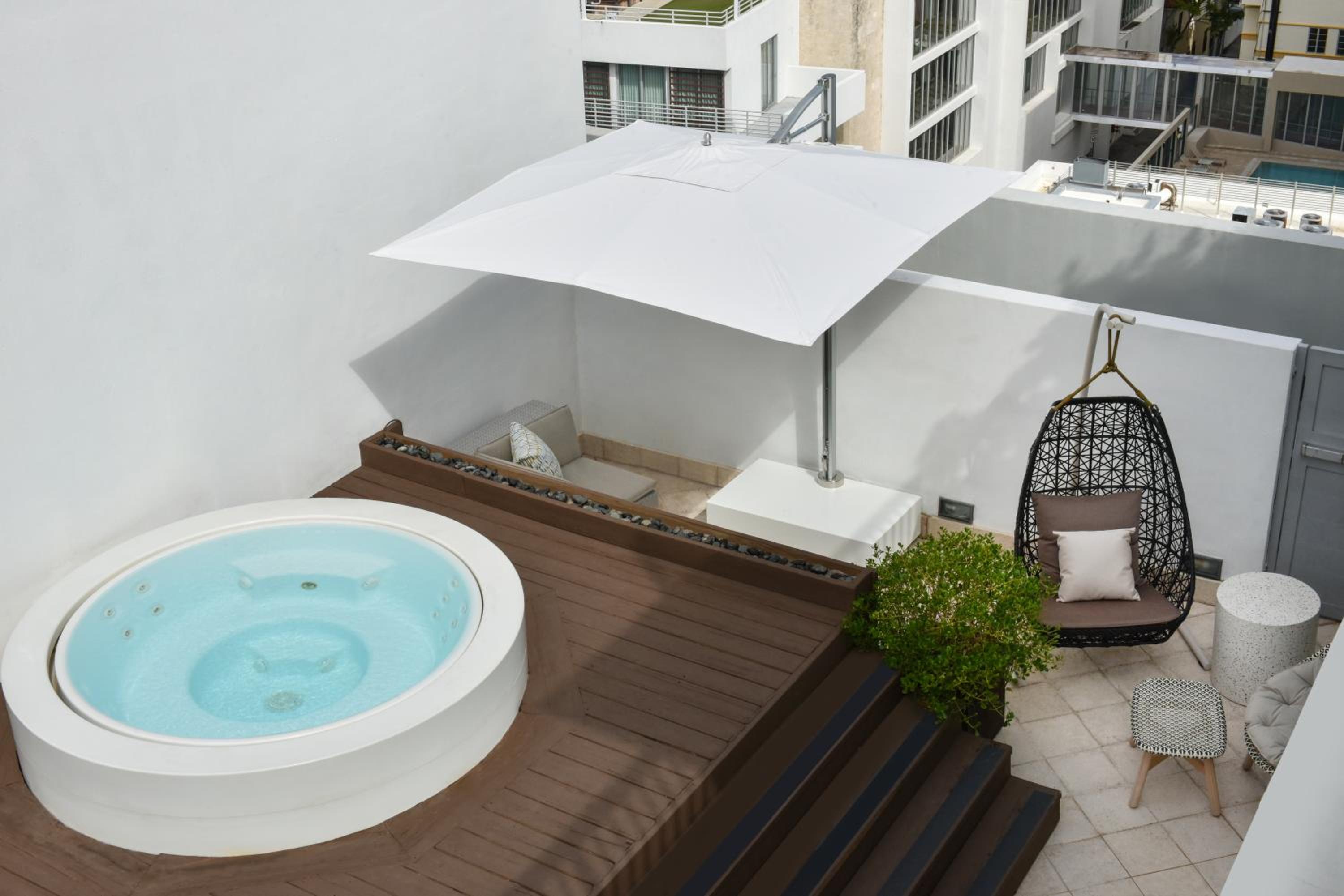 Victor Penthouse Suite - Photo 2