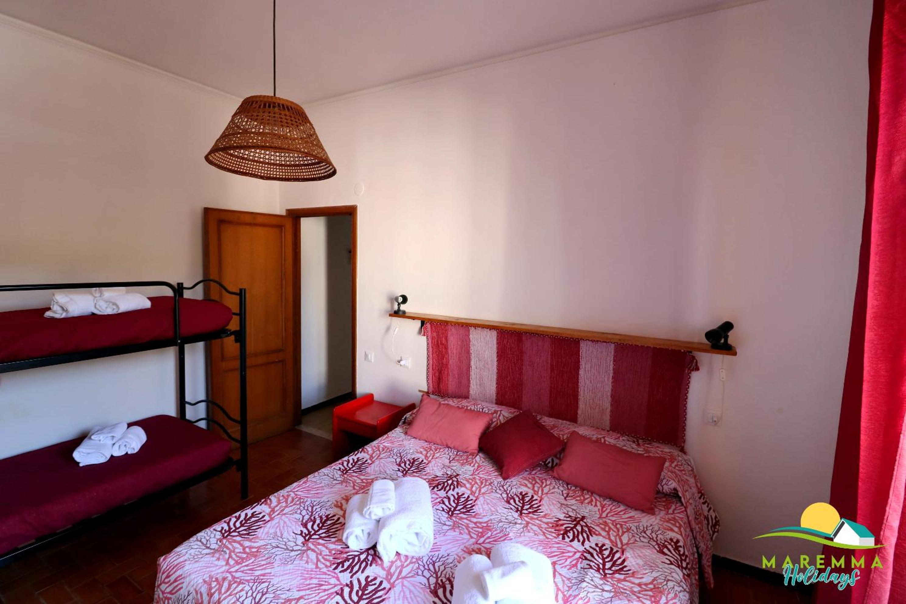 One-Bedroom Apartment photo 2