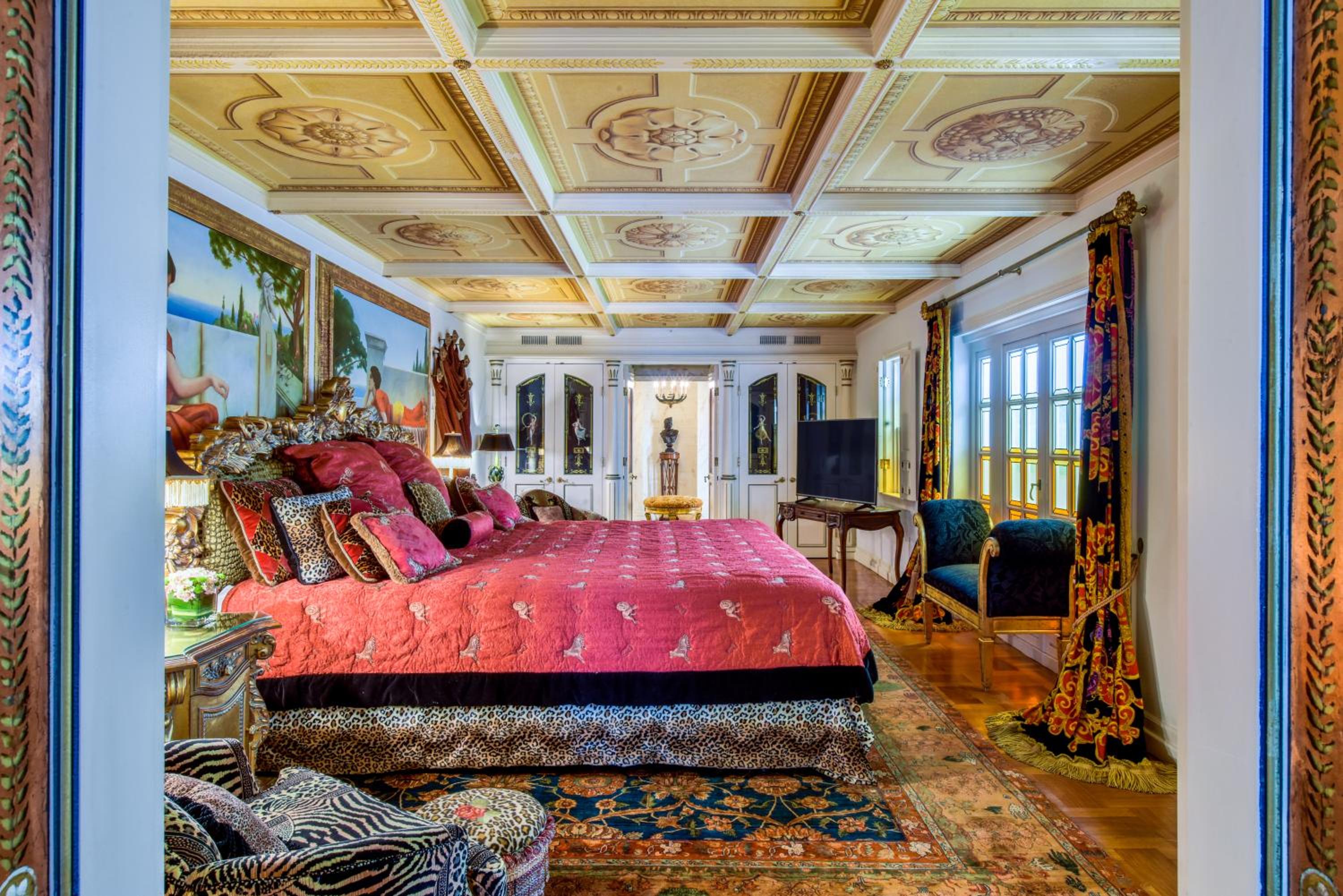 Signature Suite