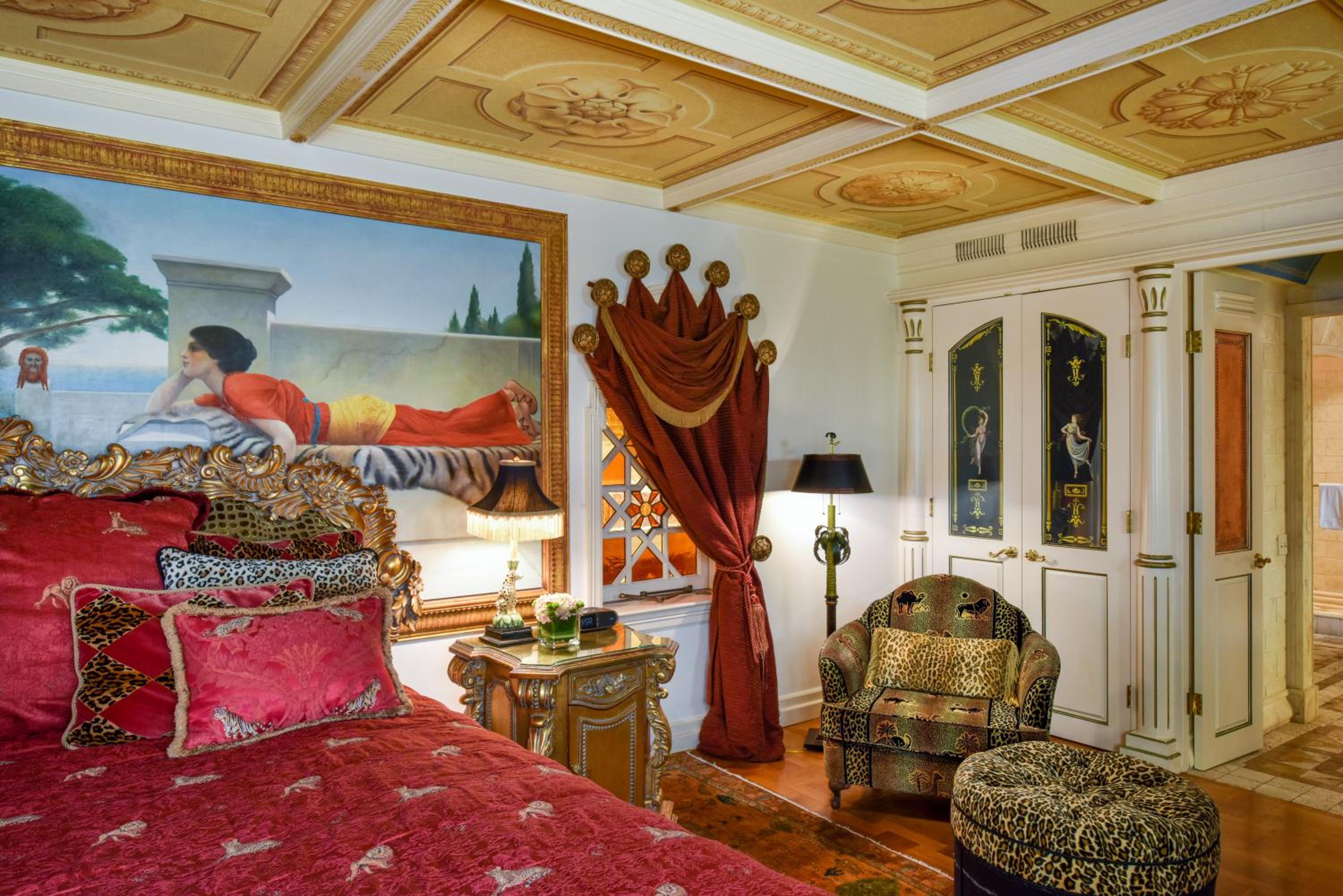 Signature Suite