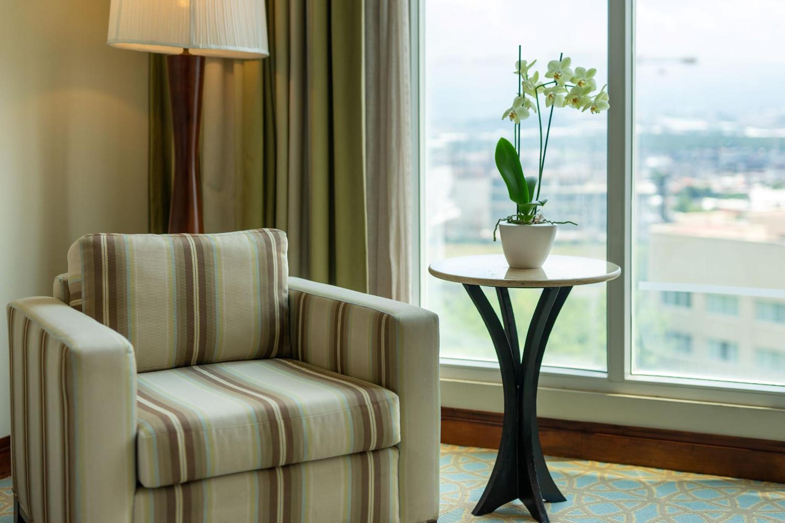 Premium King Room - Club Lounge Access - Photo 1