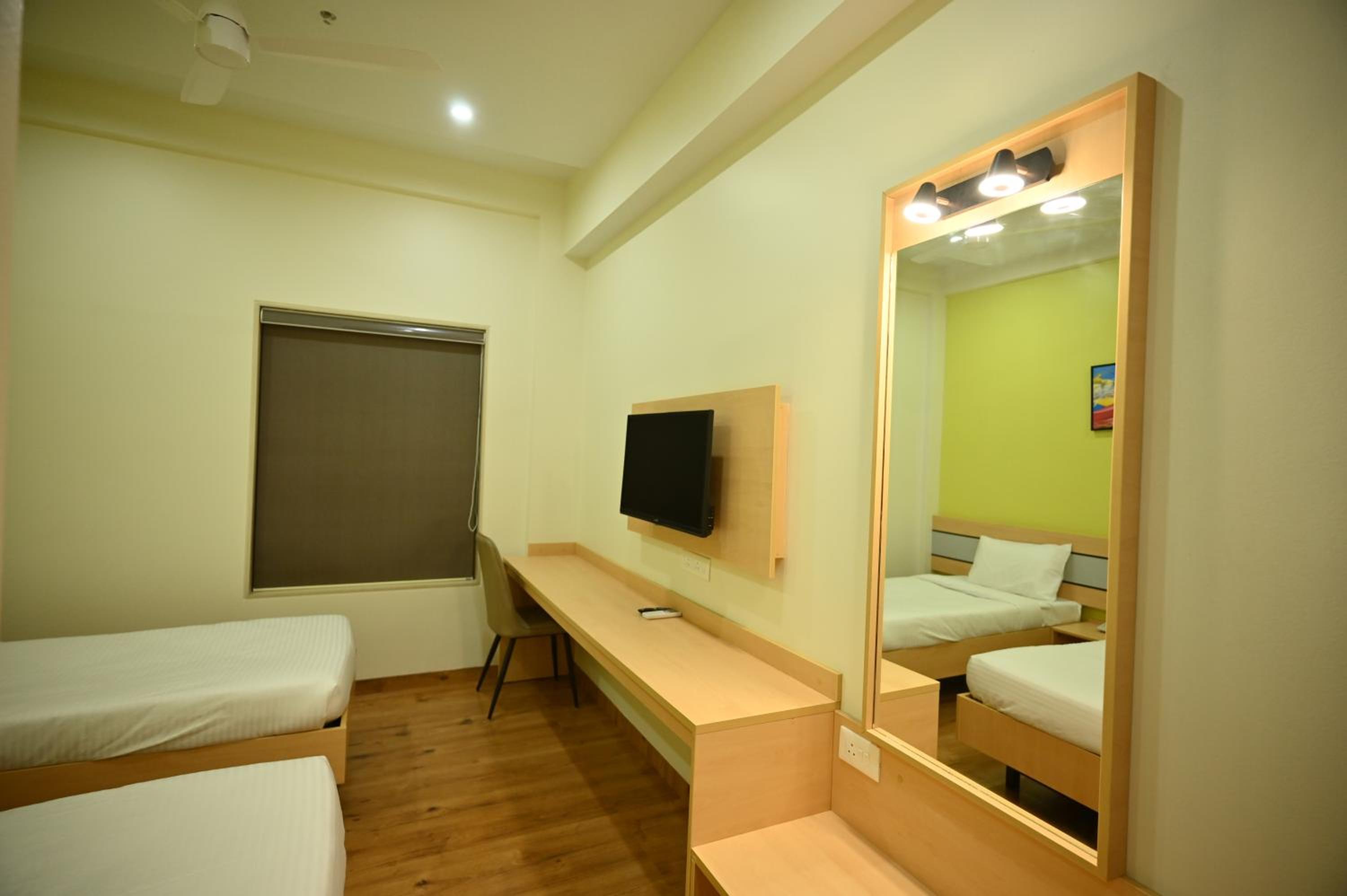 Deluxe Twin Room photo 2