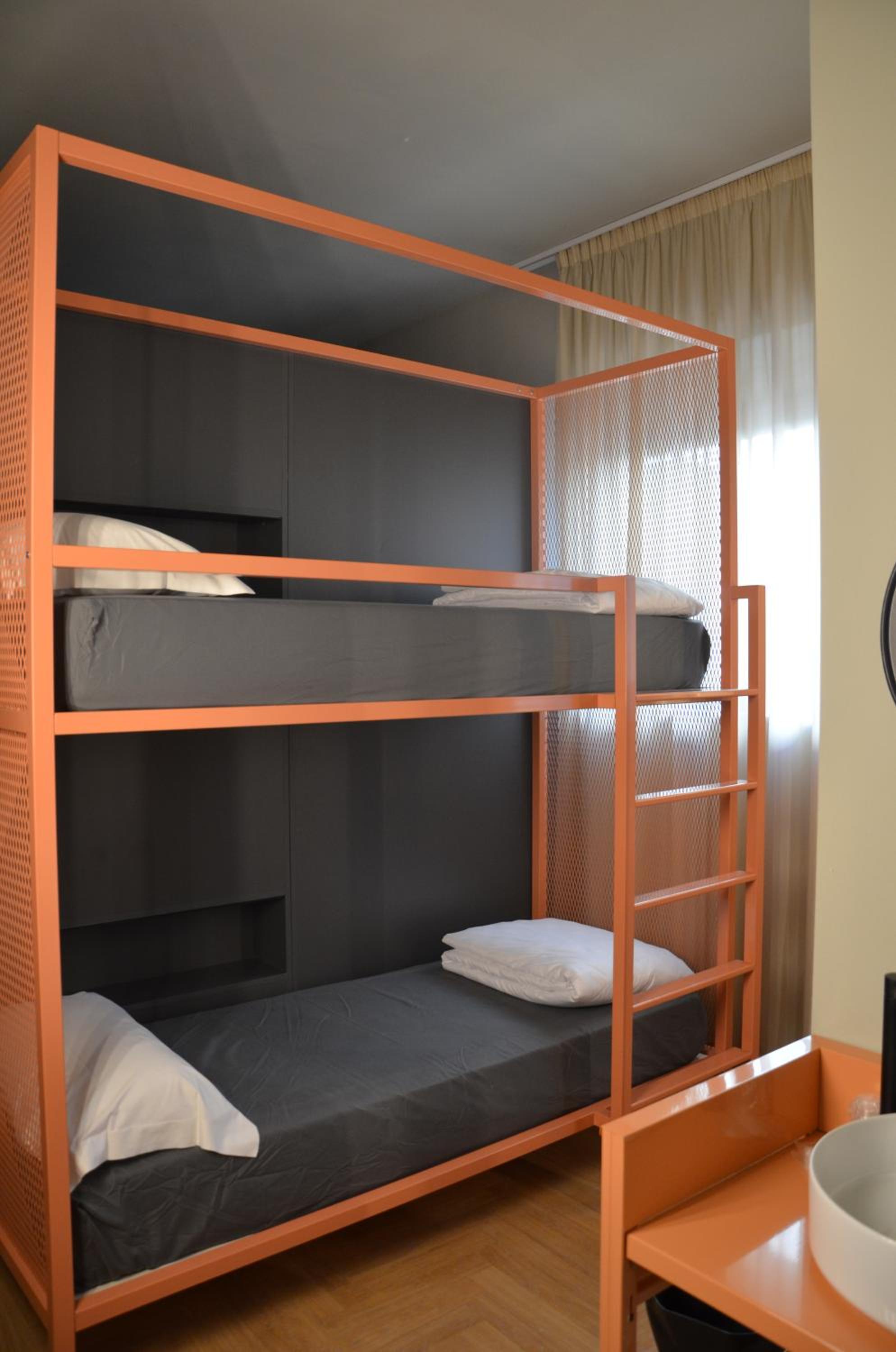 Tree Bunk Beds Room photo 2