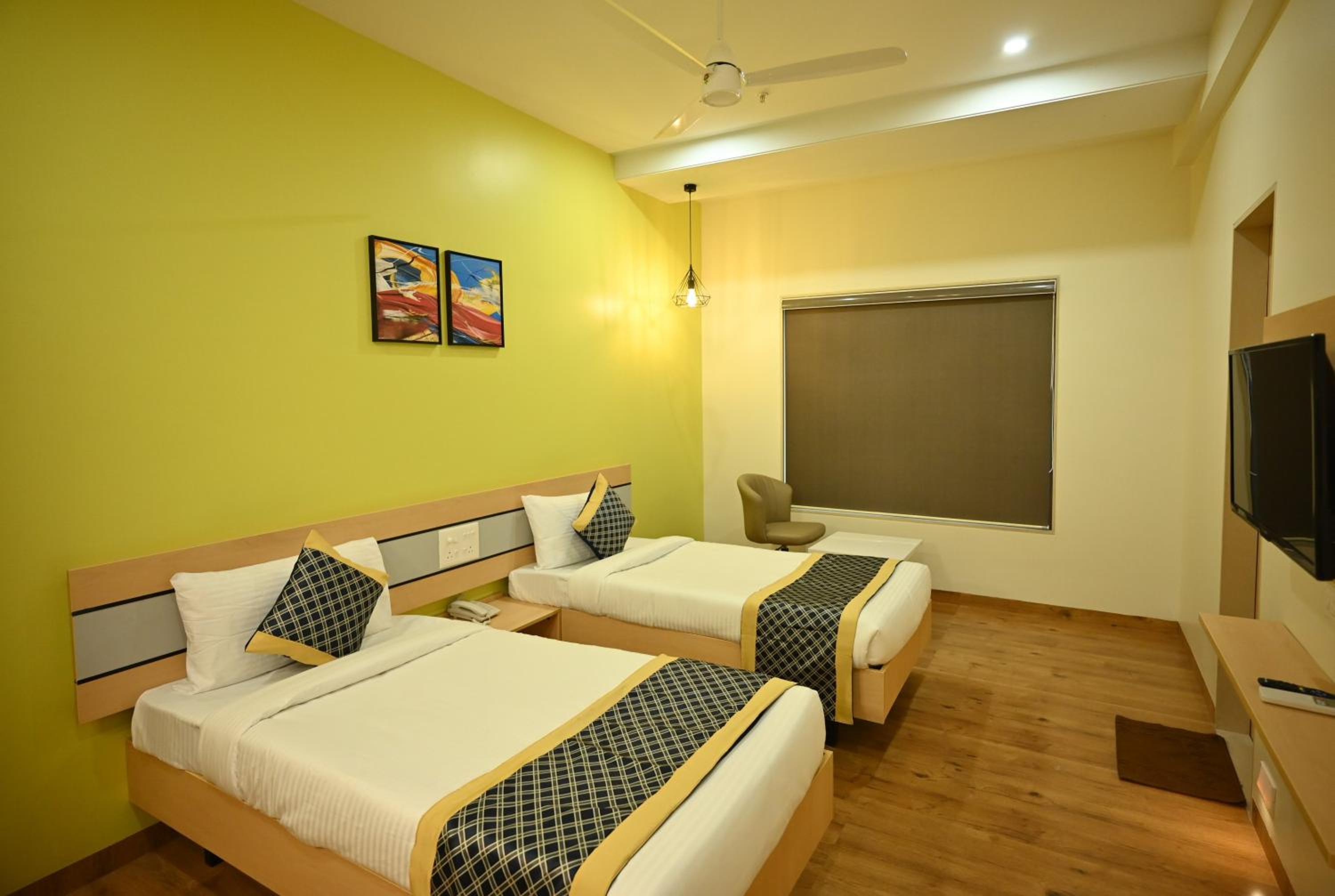 Superior Twin Room photo 3