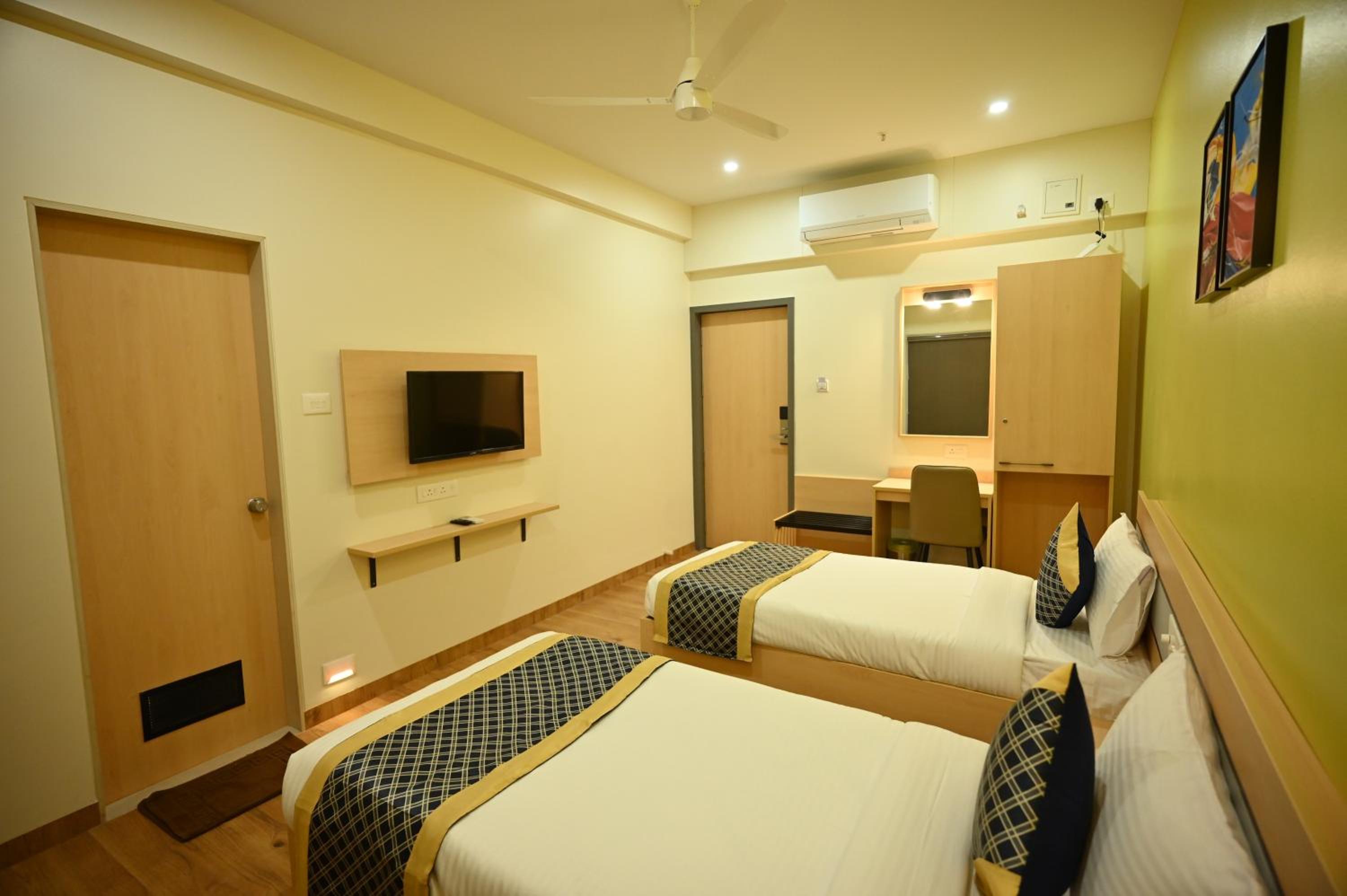 Superior Twin Room photo 2
