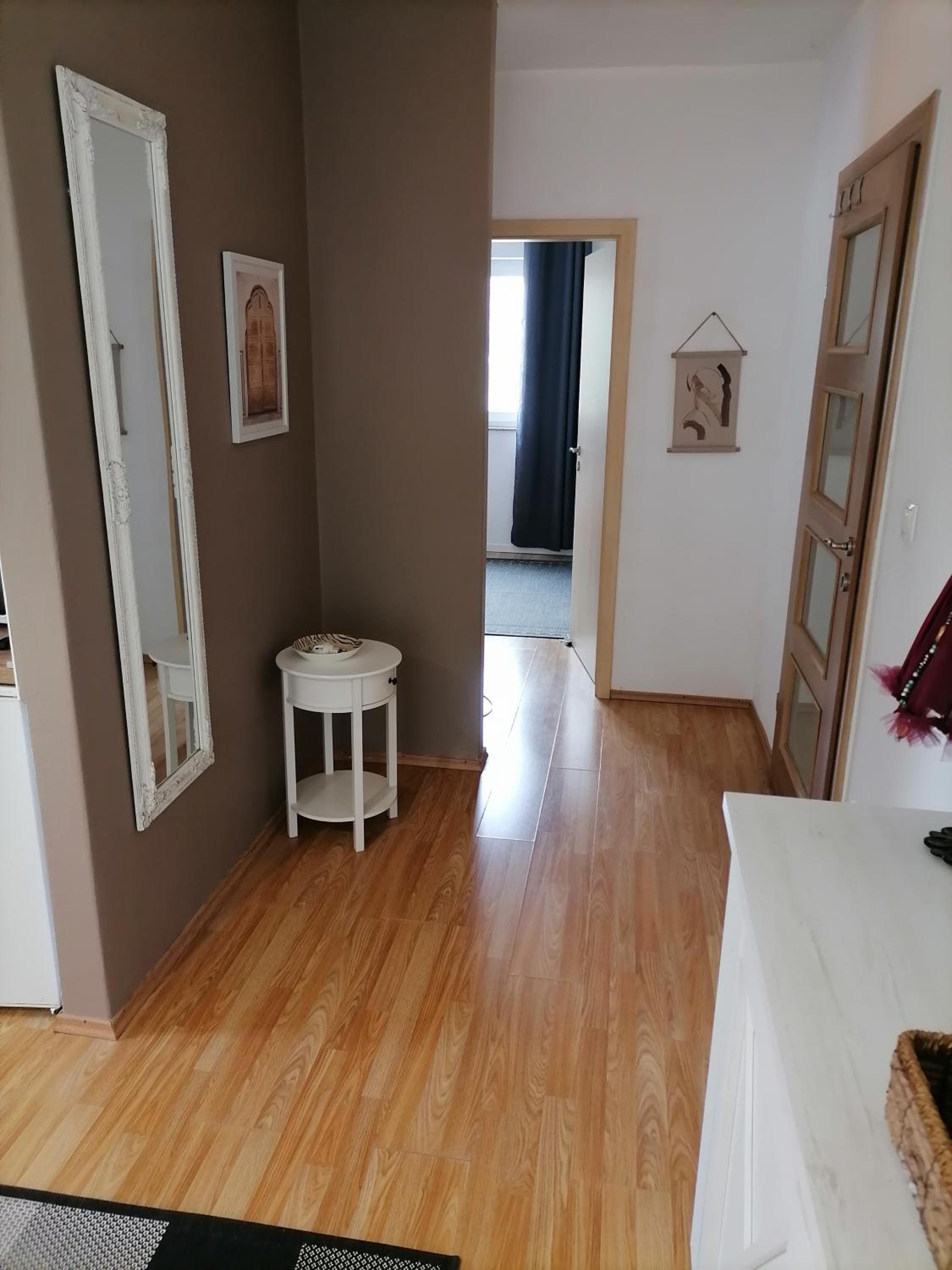 Apartment with Balcony - Photo 28