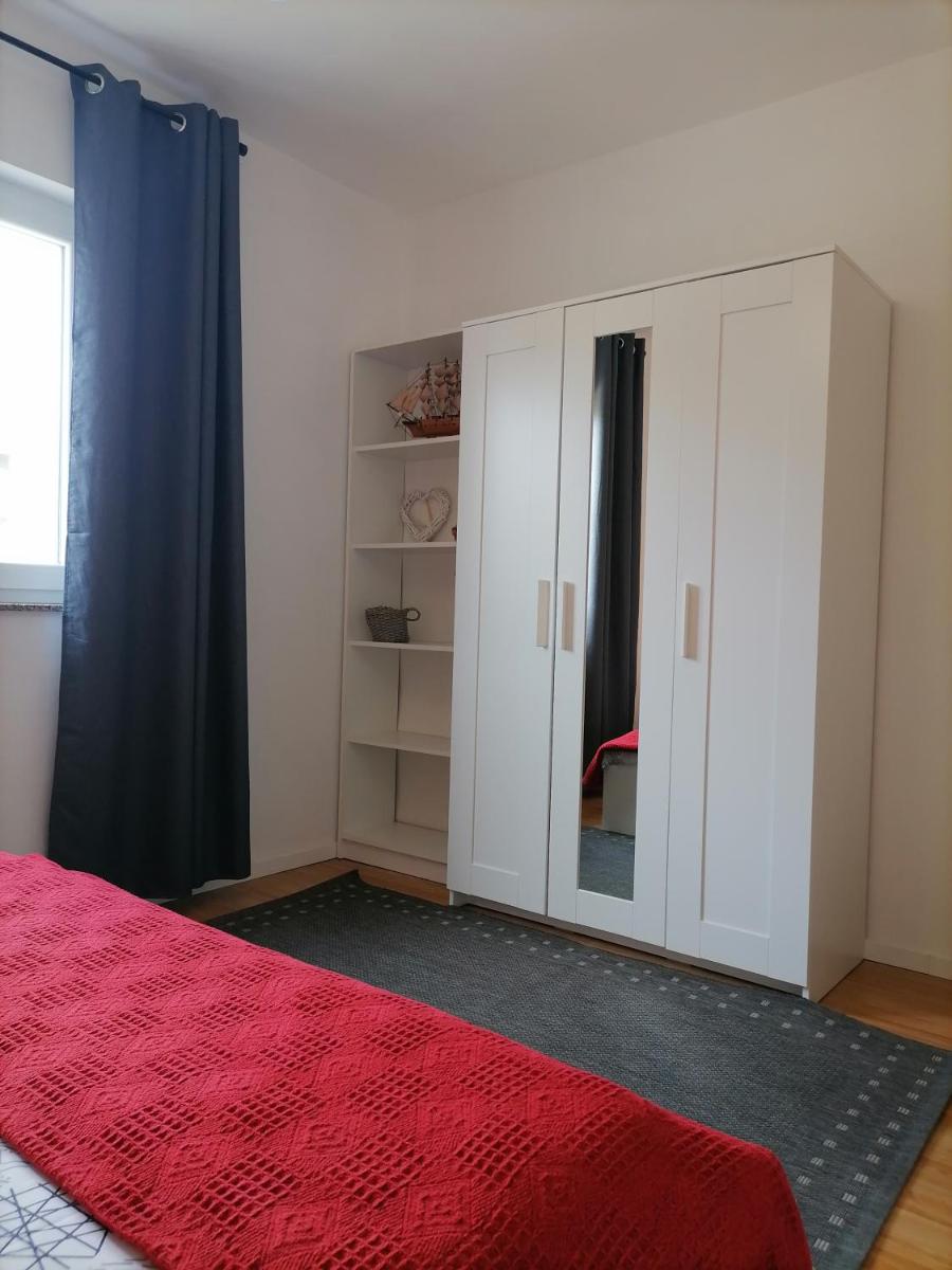 Apartment with Balcony - Photo 29