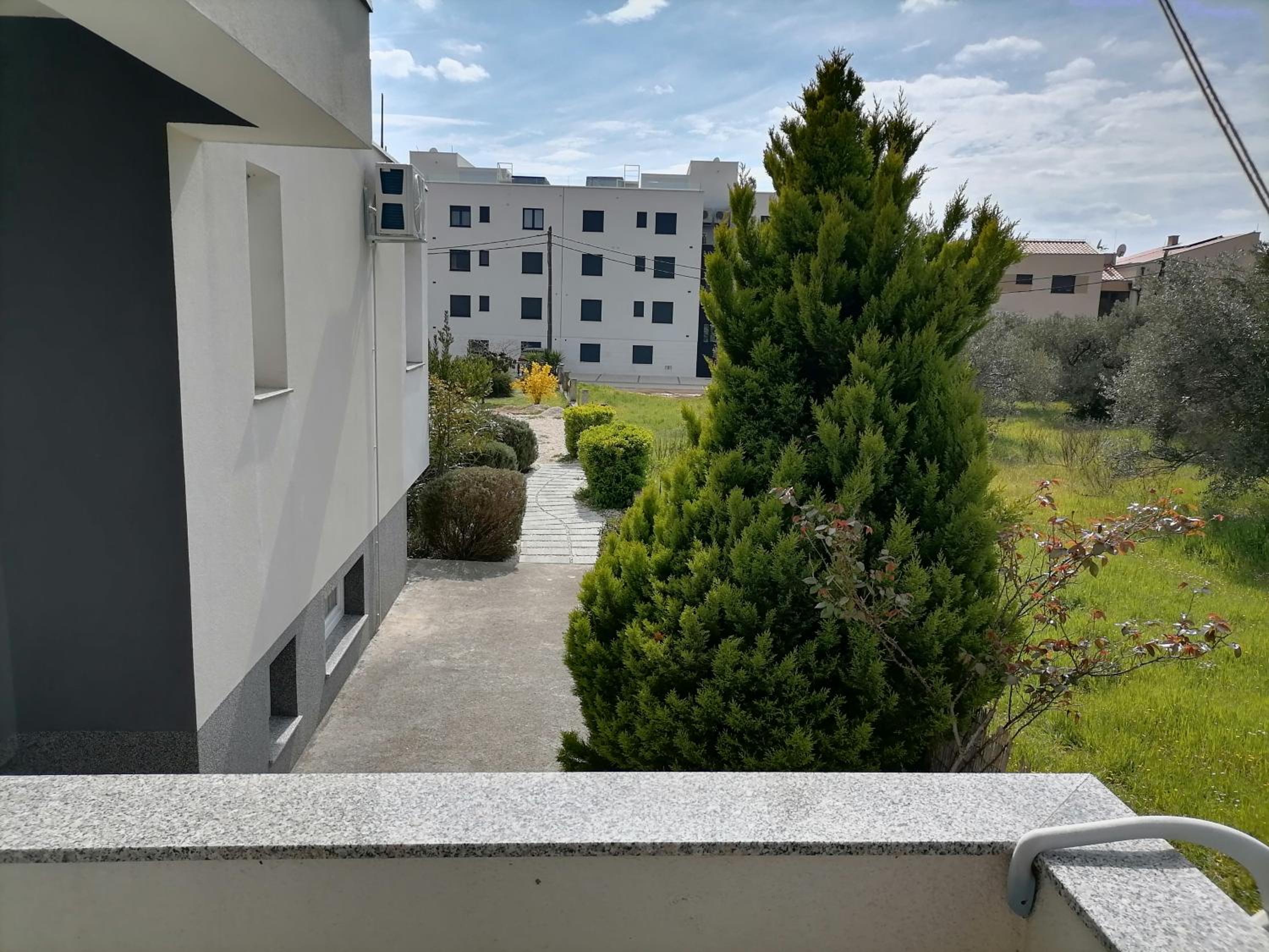 Apartment with Balcony - Photo 32