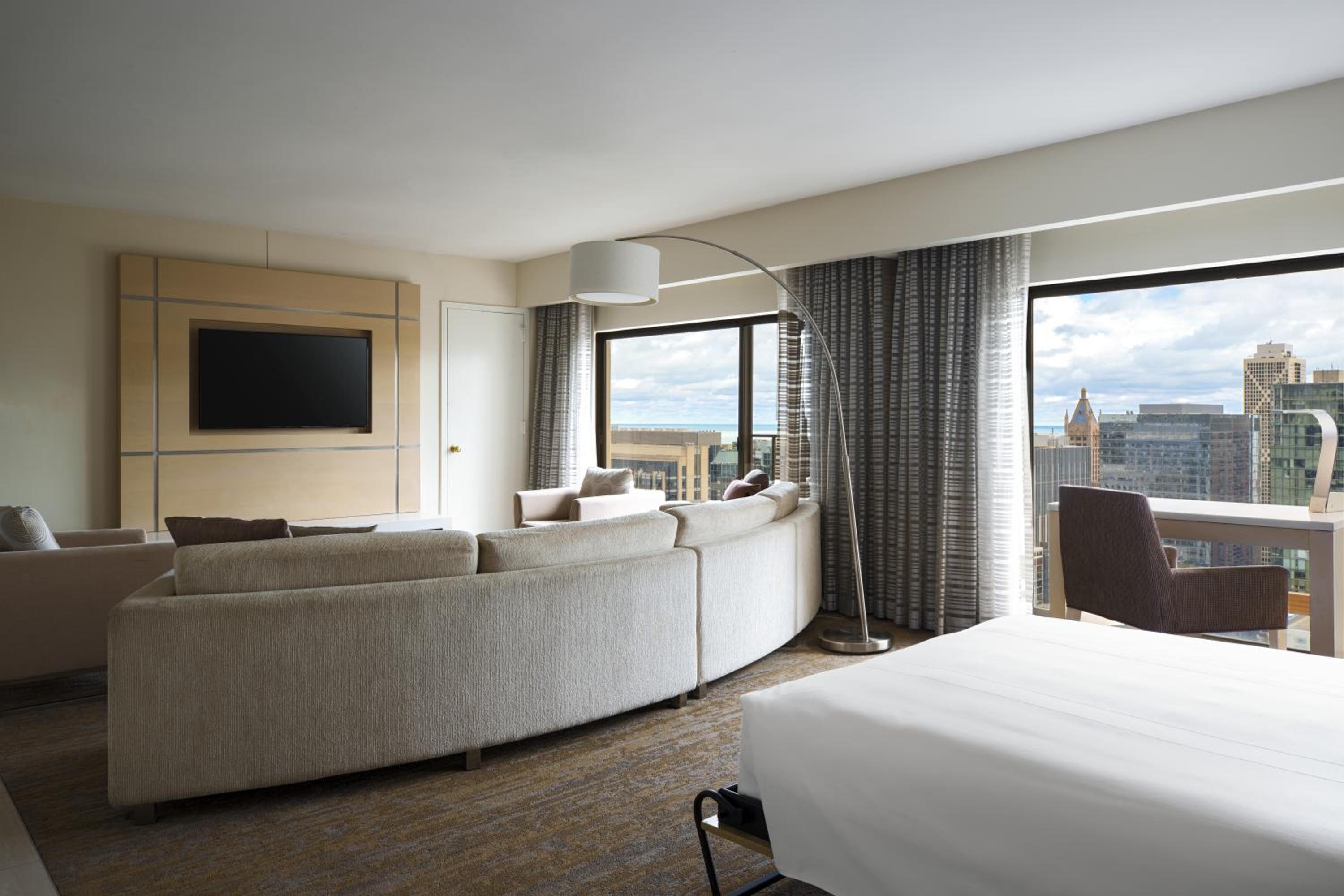 One-Bedroom Suite with Premium City View