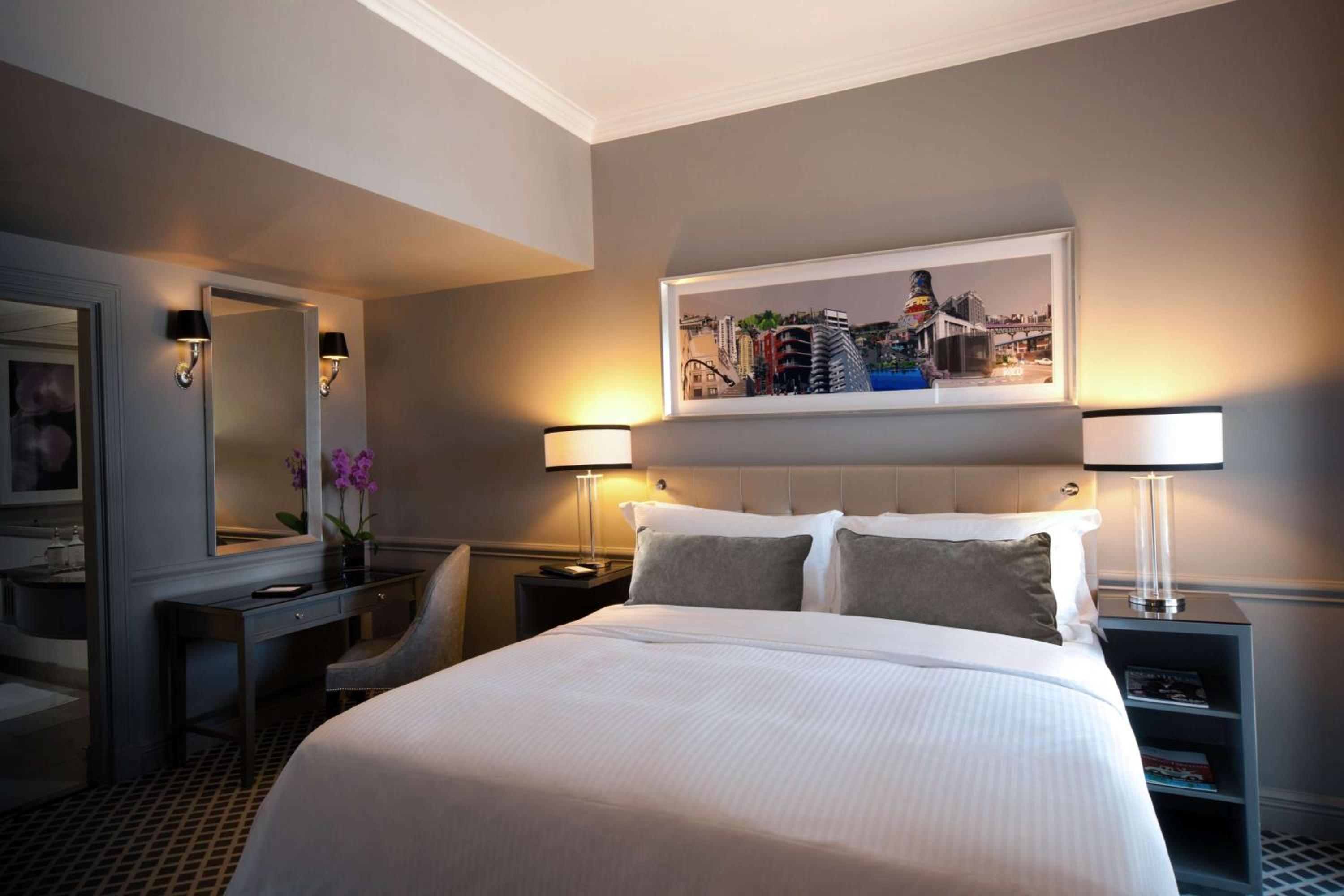Deluxe Room King Bed