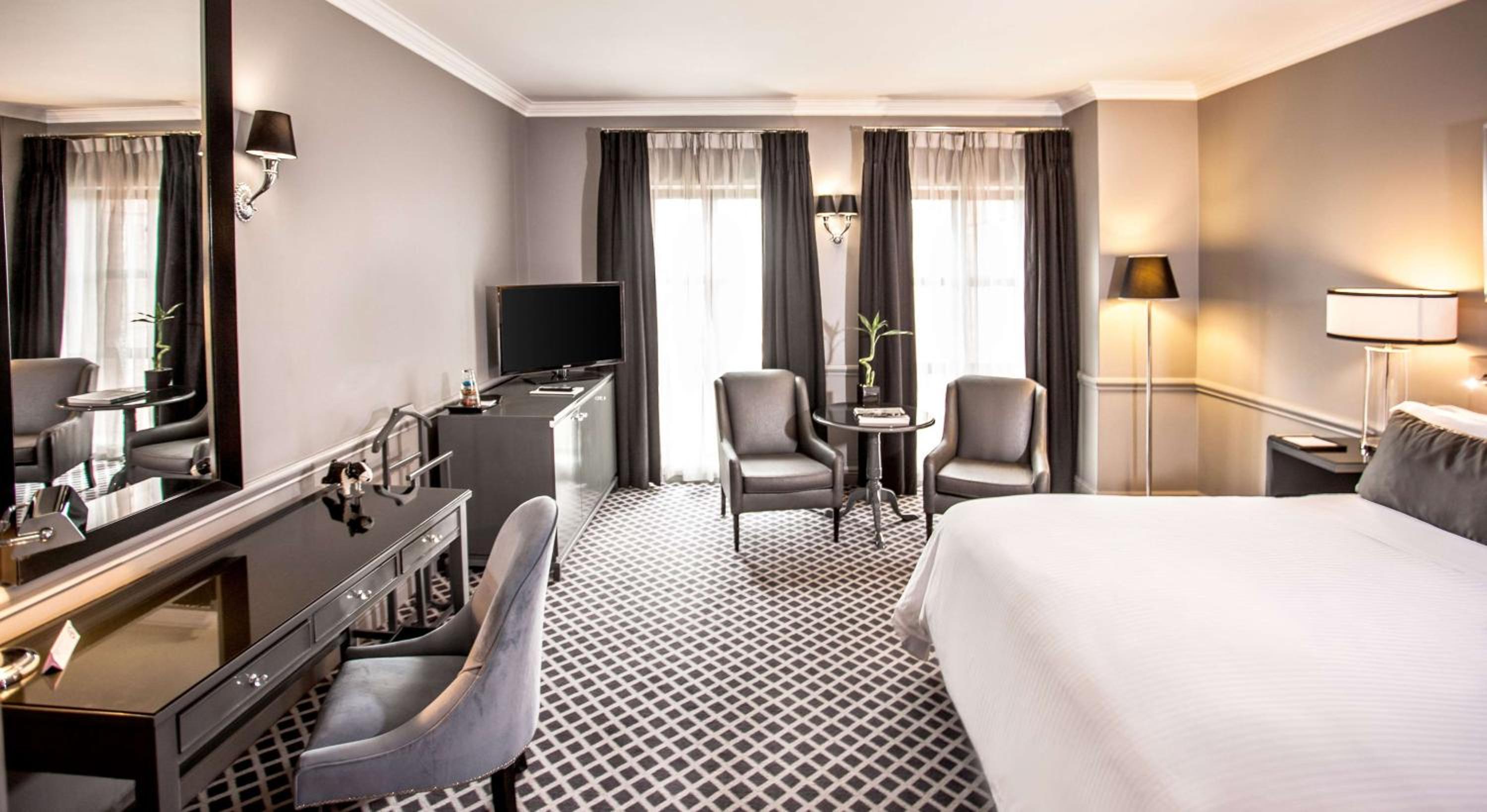 Deluxe Room King Bed