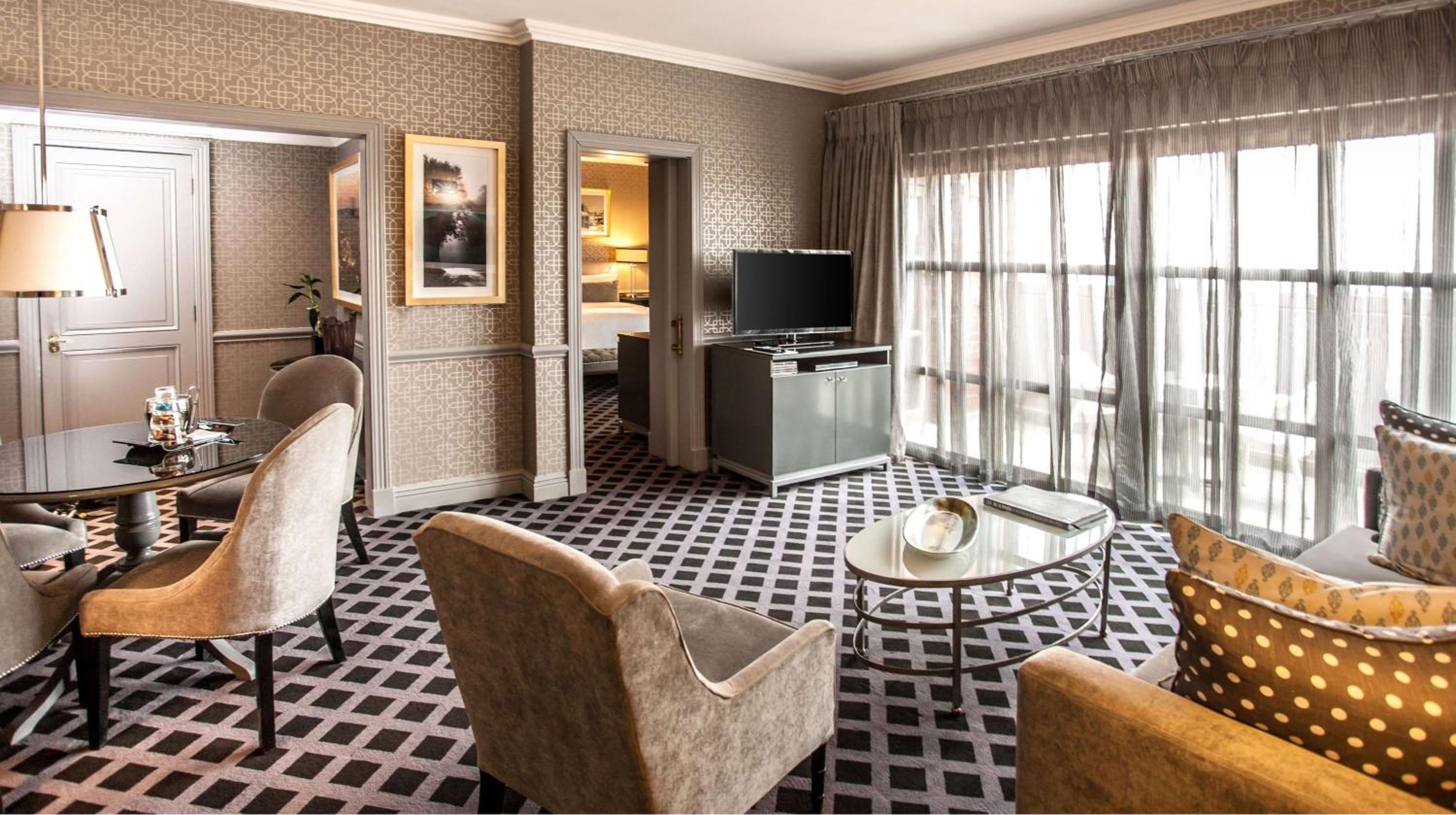Luxury Suite