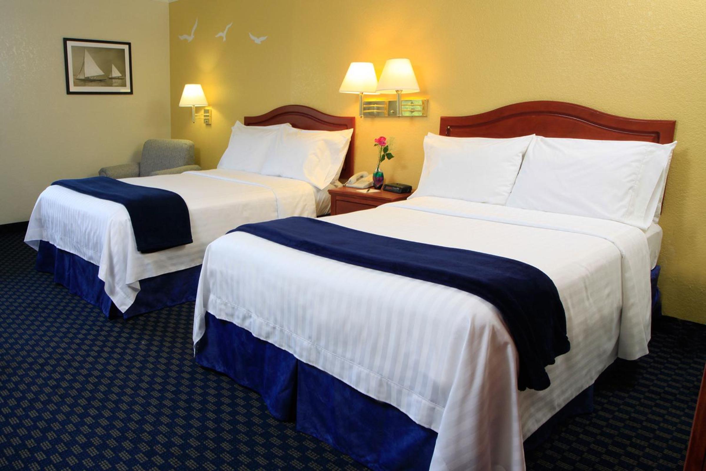 Superior Double Room with Two Double Beds photo 2