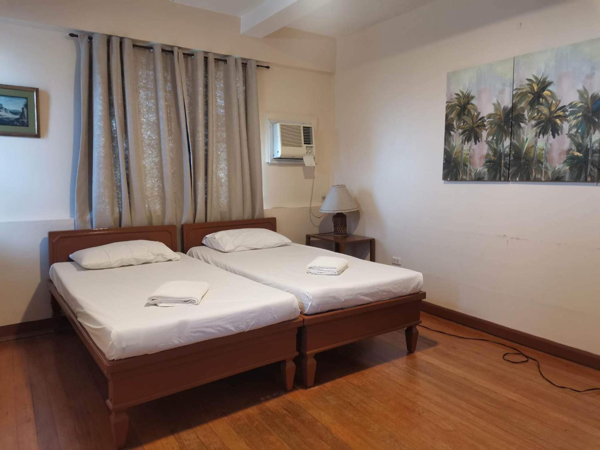 Deluxe Double Room (2 Adults + 1 Child) photo 3