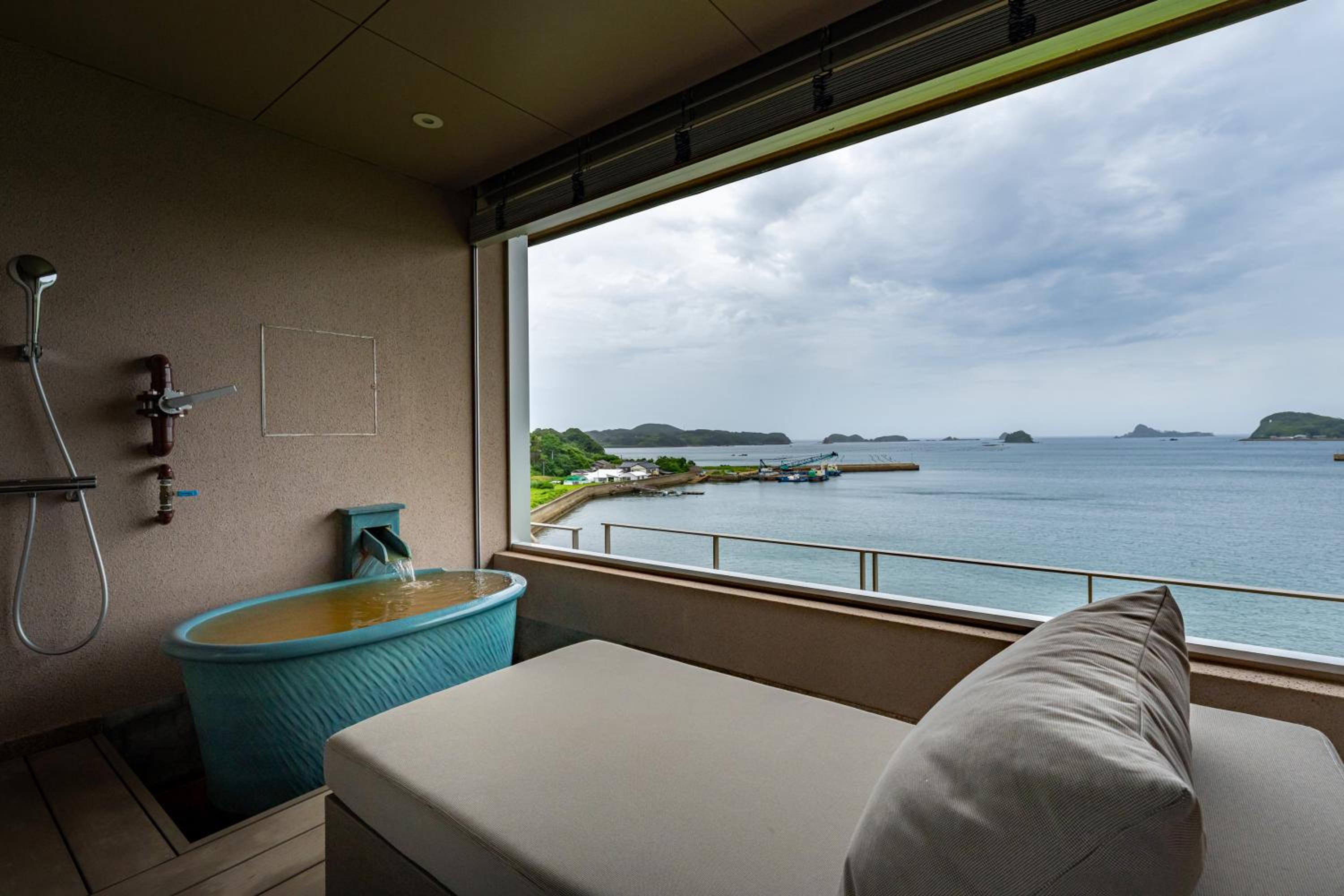 Premium Japanese-Style Room with Private Open-air Hot Spring photo 2