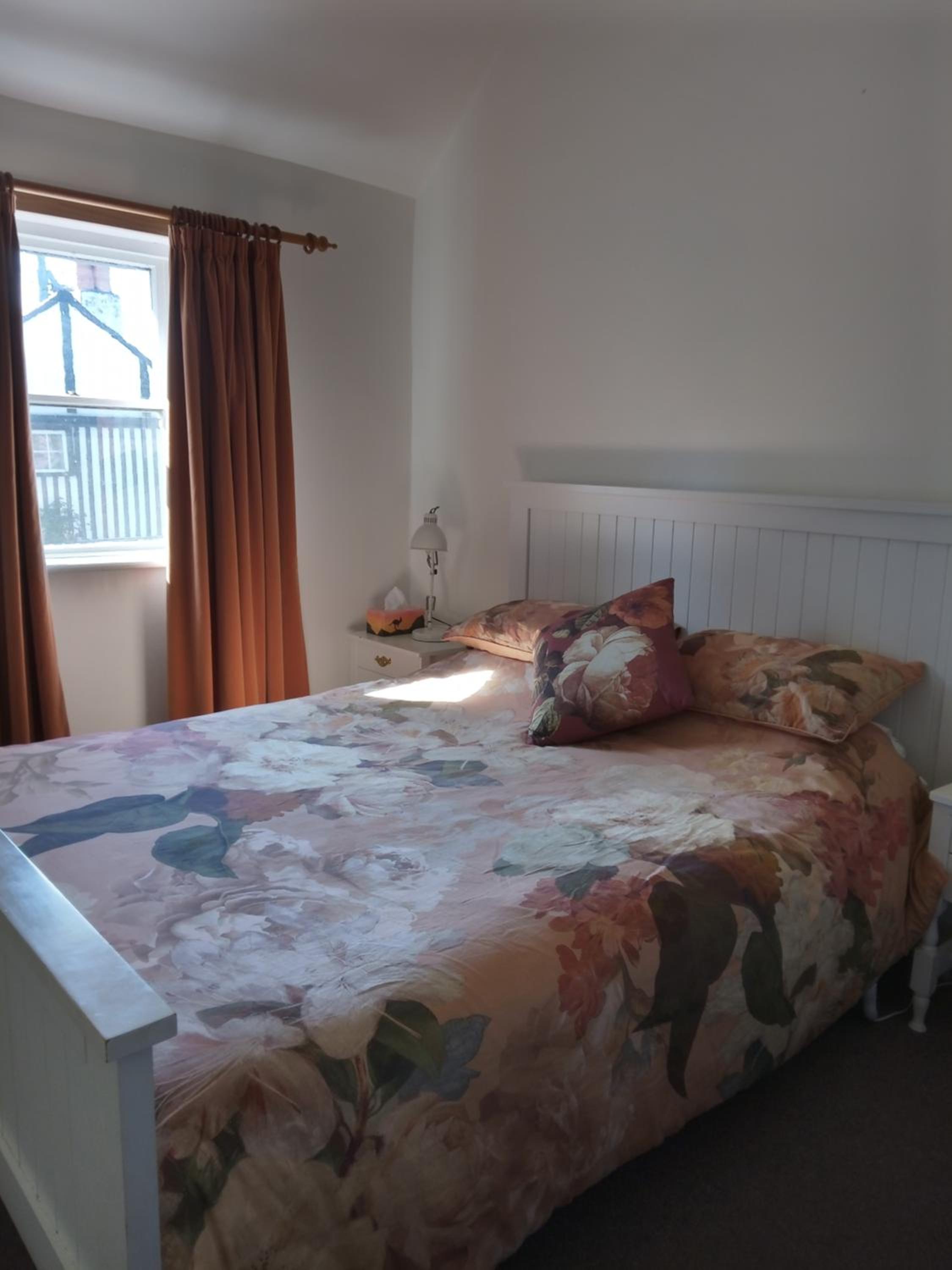 Deluxe Queen Suite photo 2