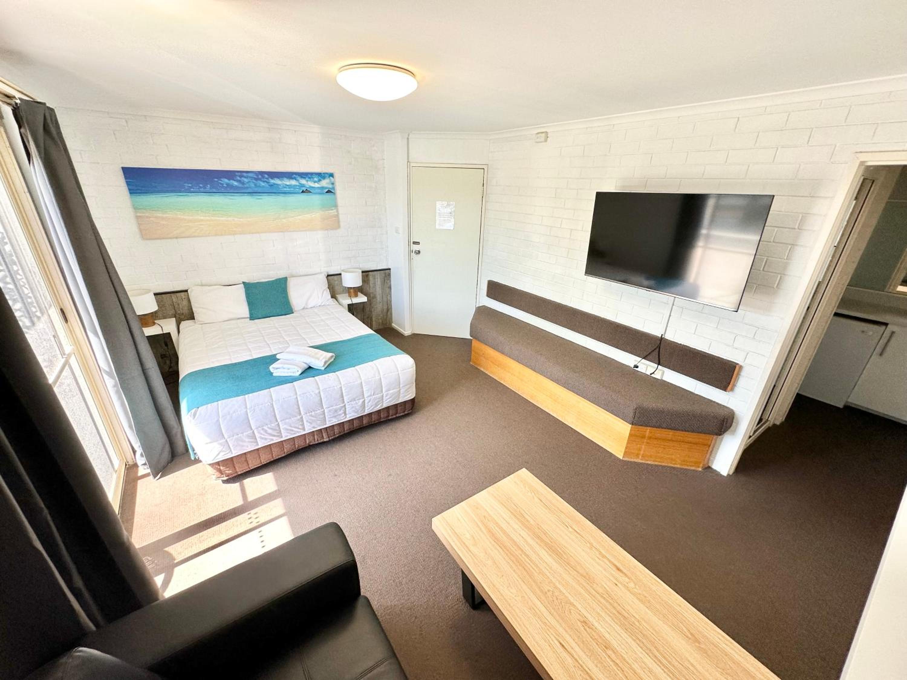 Queen Room with Balcony photo 1