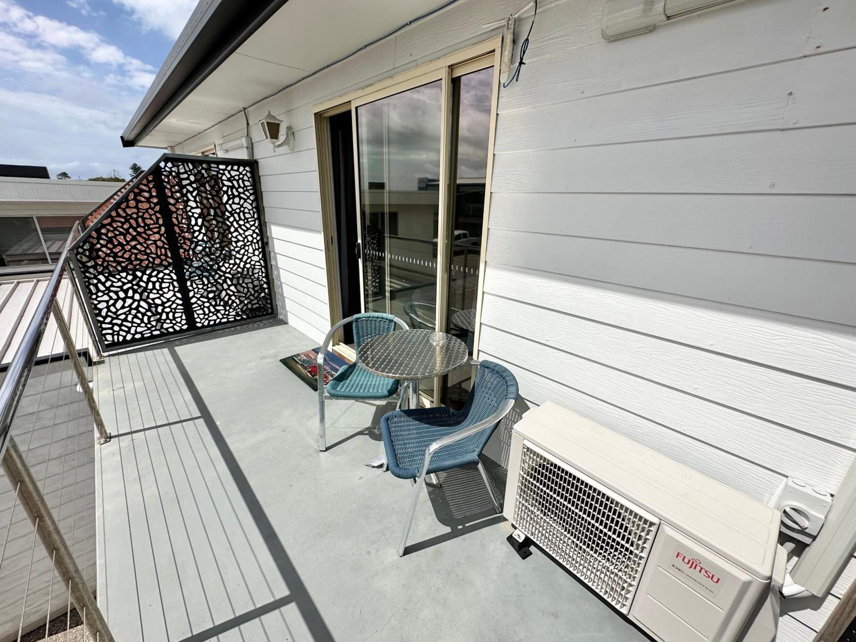 Queen Room with Balcony photo 3