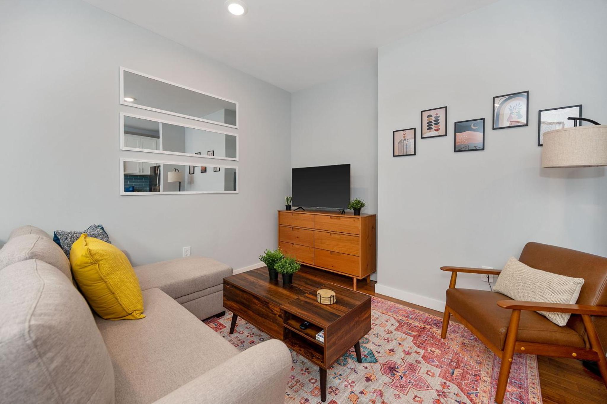 One-Bedroom Apartment photo 3