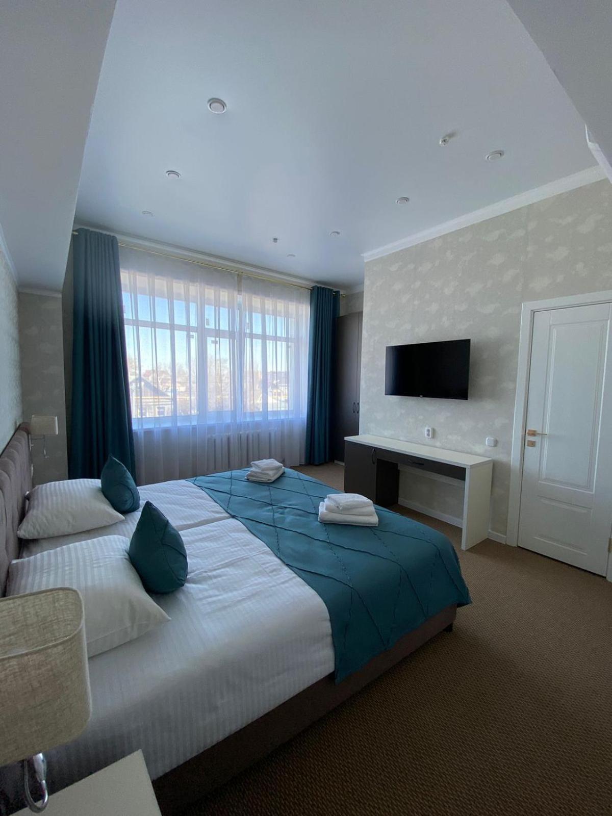 Large Double or Twin Room