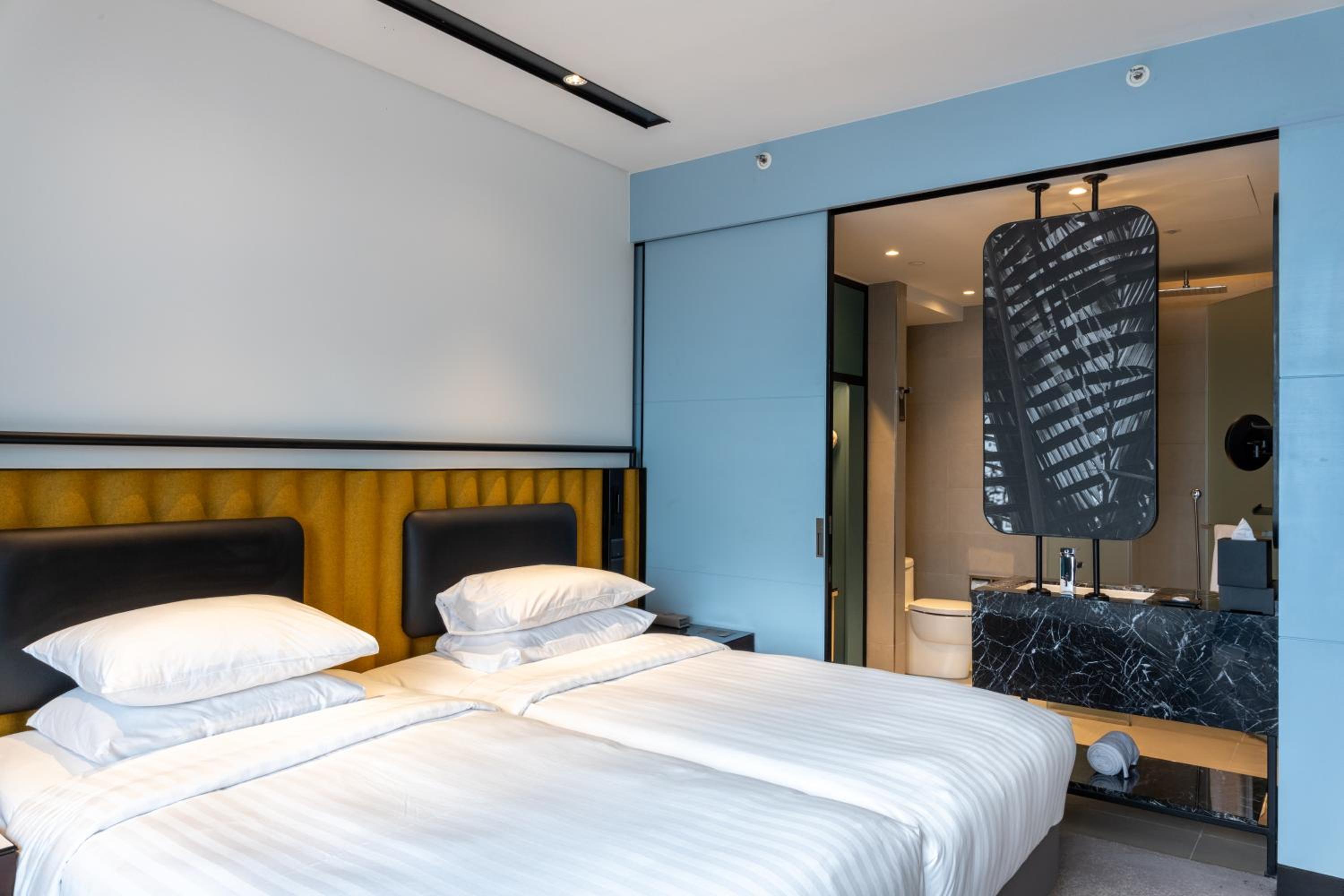 Superior Twin Room with City View  – Includes a 20% discount at Beira Kitchen and Ala Carte - Photo 3