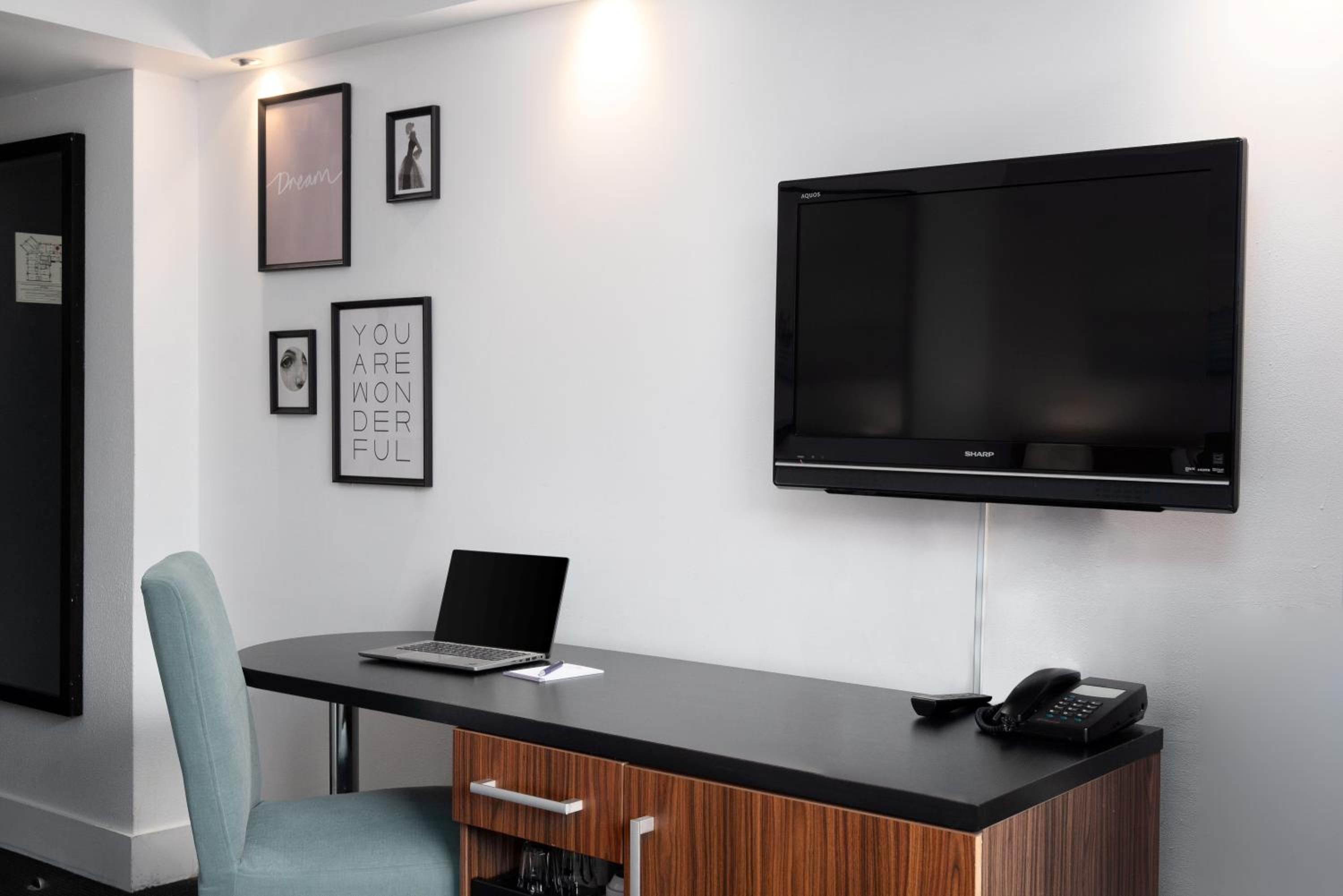 Standard Triple Room - Photo 1