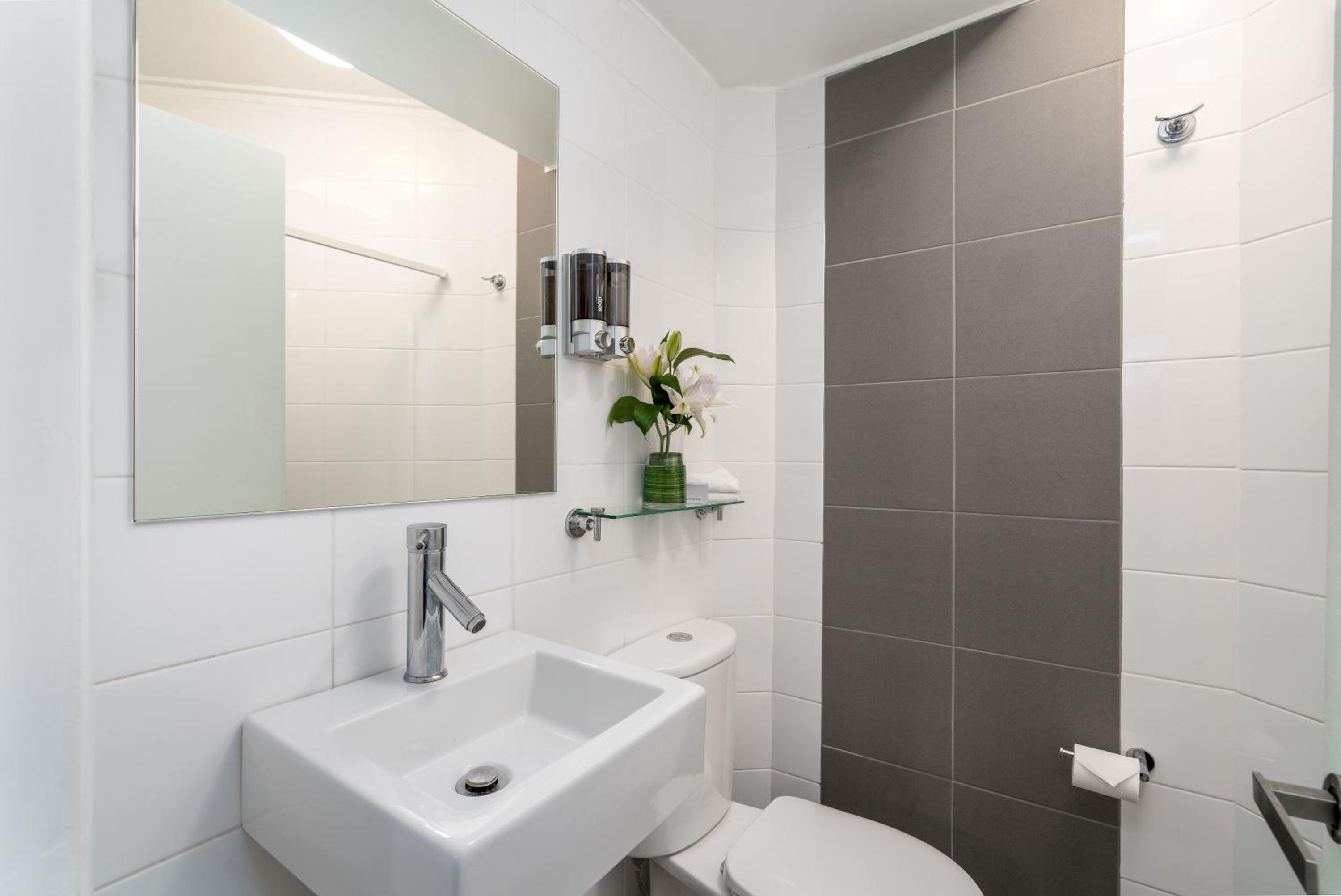 Standard Double or Twin Room - Photo 3