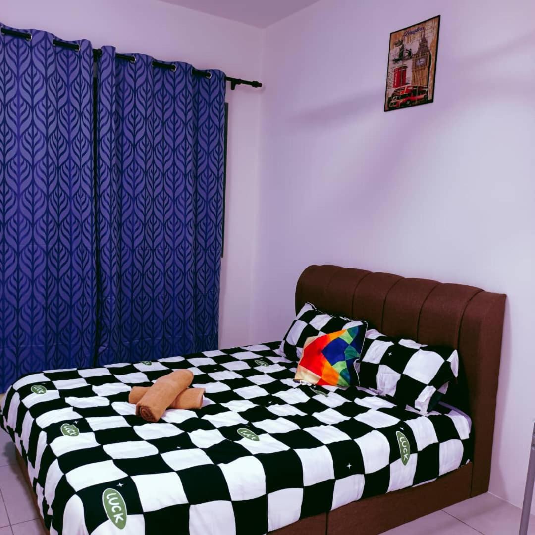 Three-Bedroom Apartment With Balcony photo 2