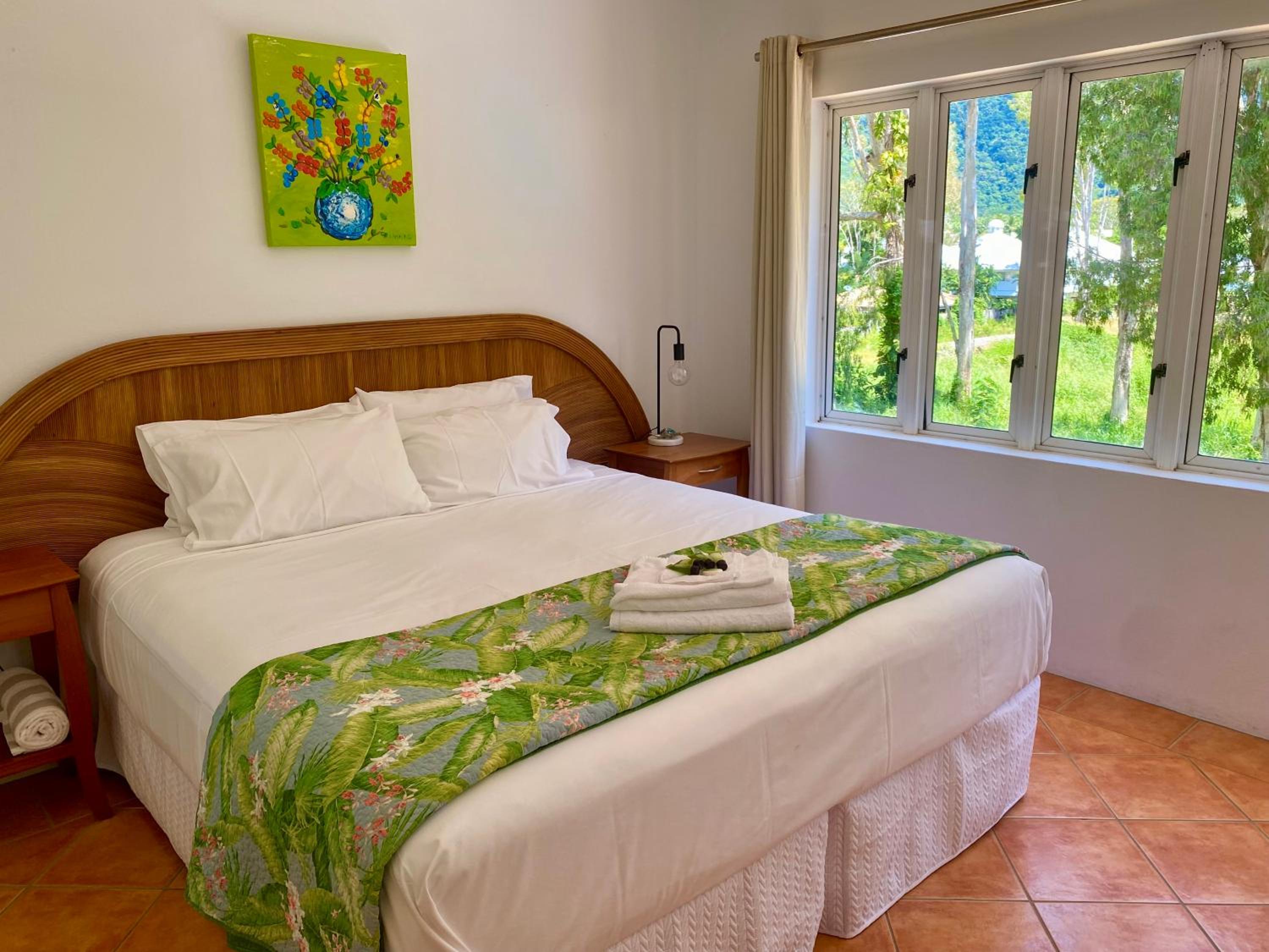One-Bedroom Apartment with Beach View - Photo 38