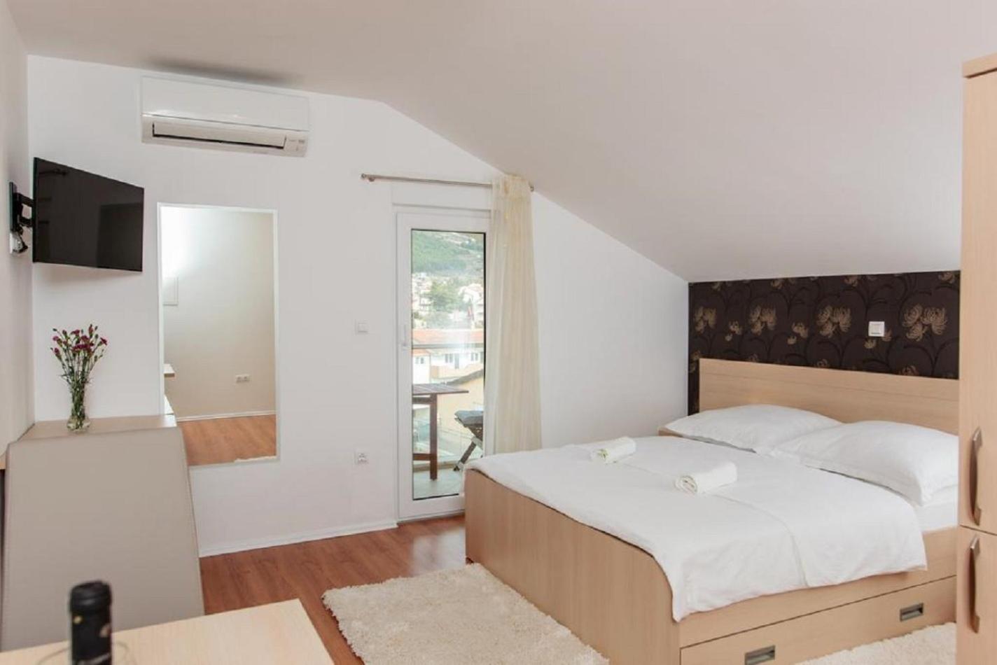 Studio Apartment 2