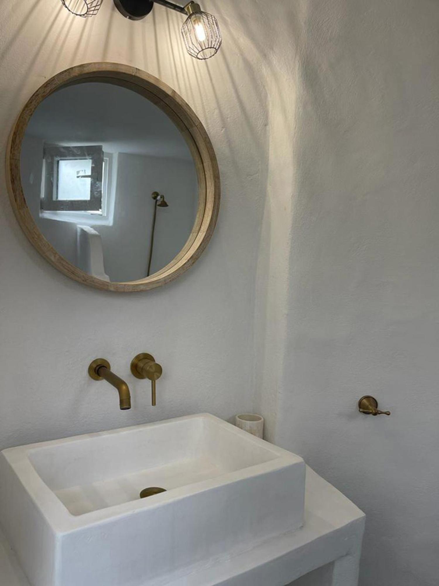 Three-Bedroom House photo 3