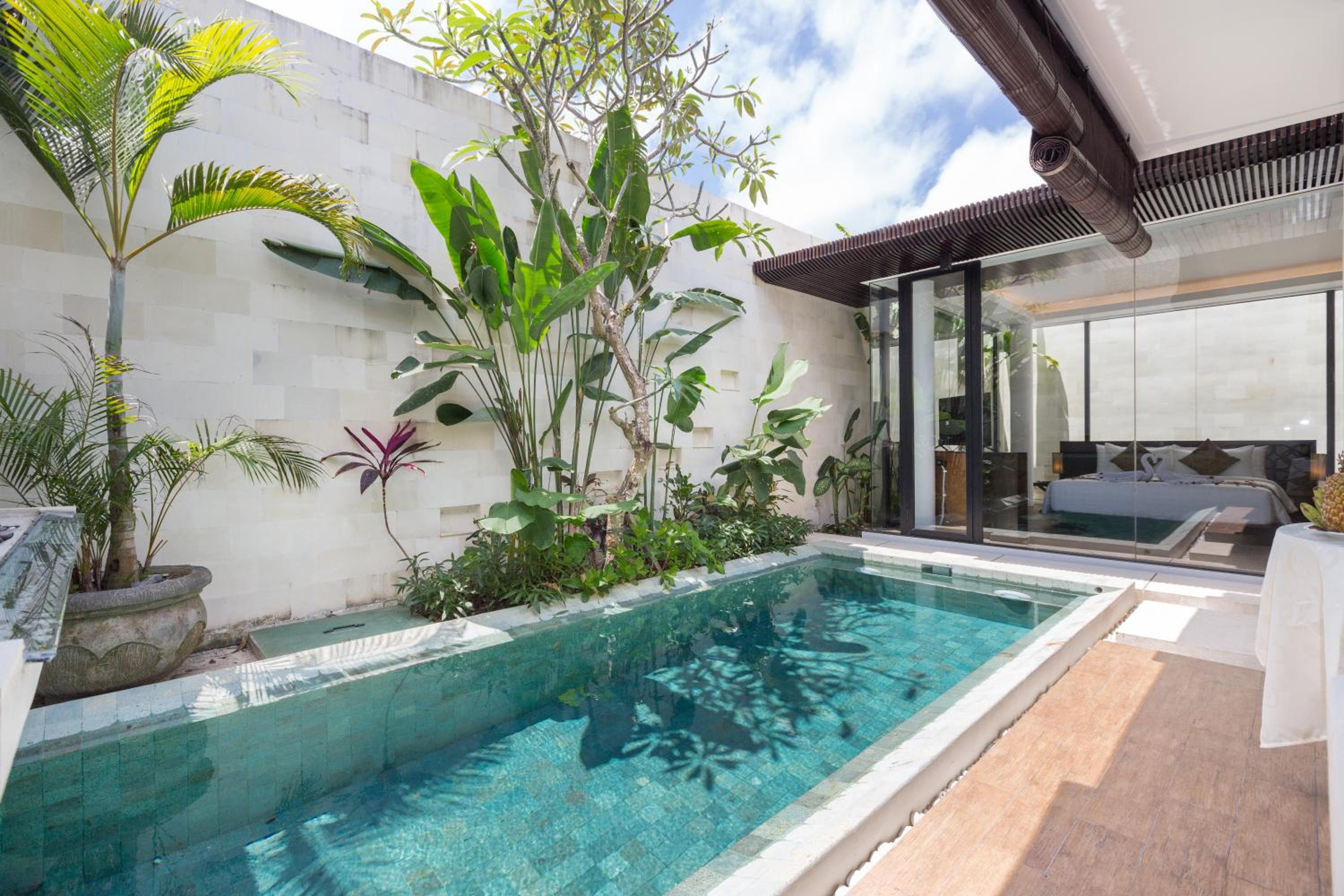 One-Bedroom Villa with Private Pool - Photo 54