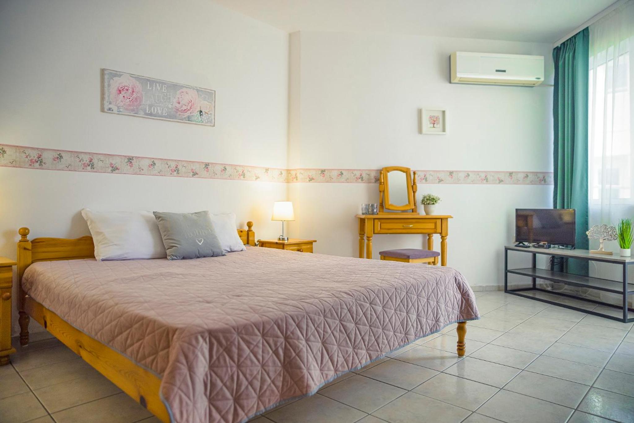 Deluxe Double Room with Balcony photo 1